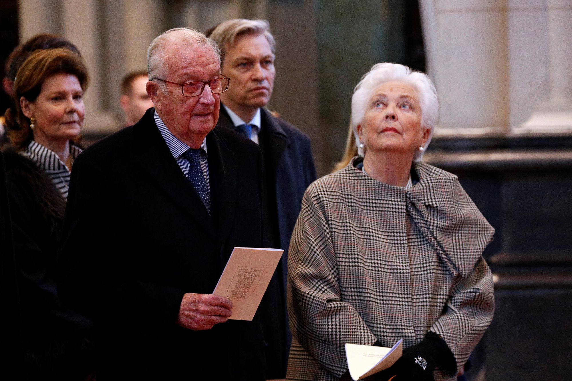 La reine Mathilde et le roi des Belges Philippe, aux côtés de Paola ...
