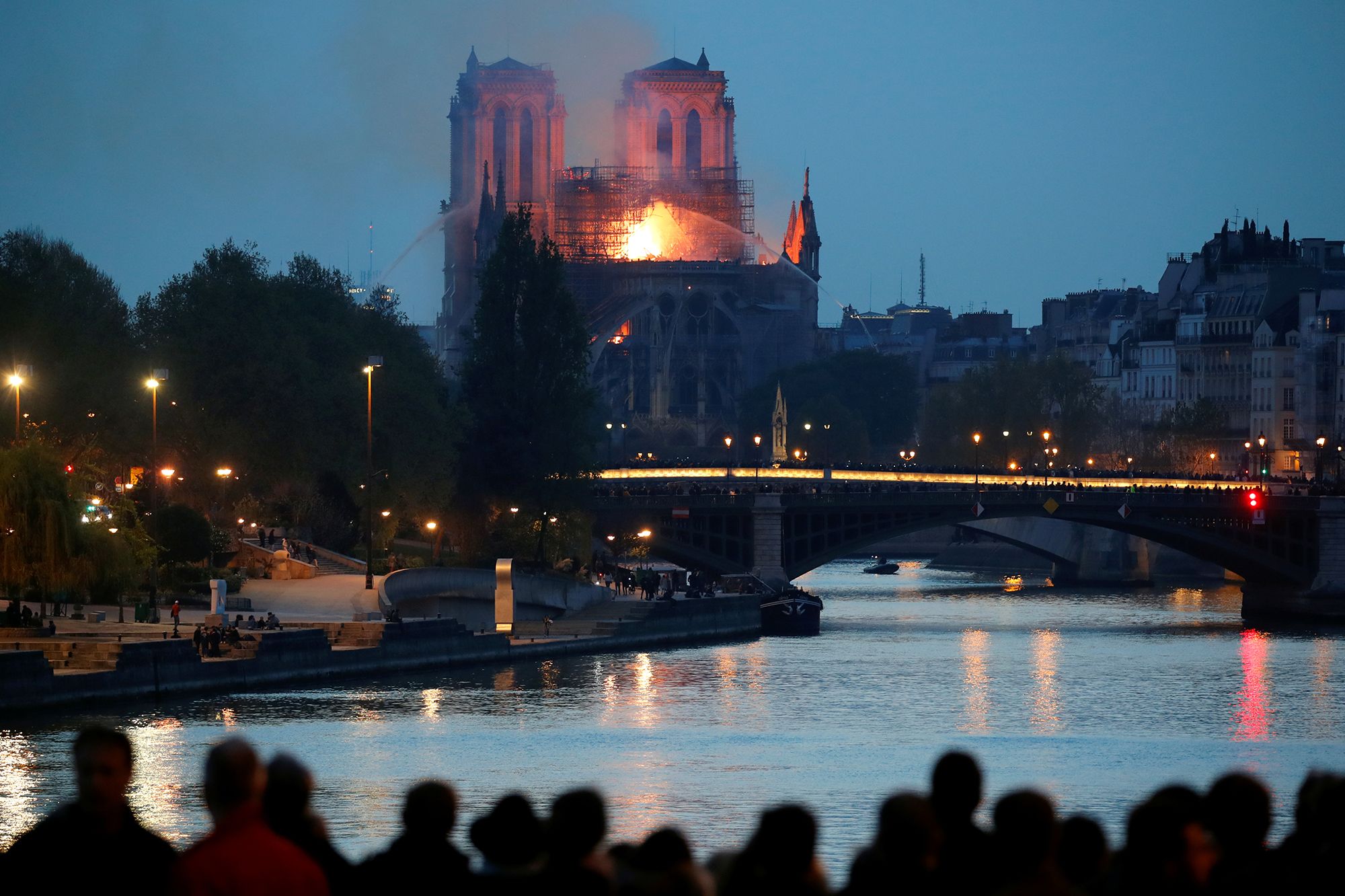 Les stars sous le choc après l’incendie de Notre-Dame de Paris