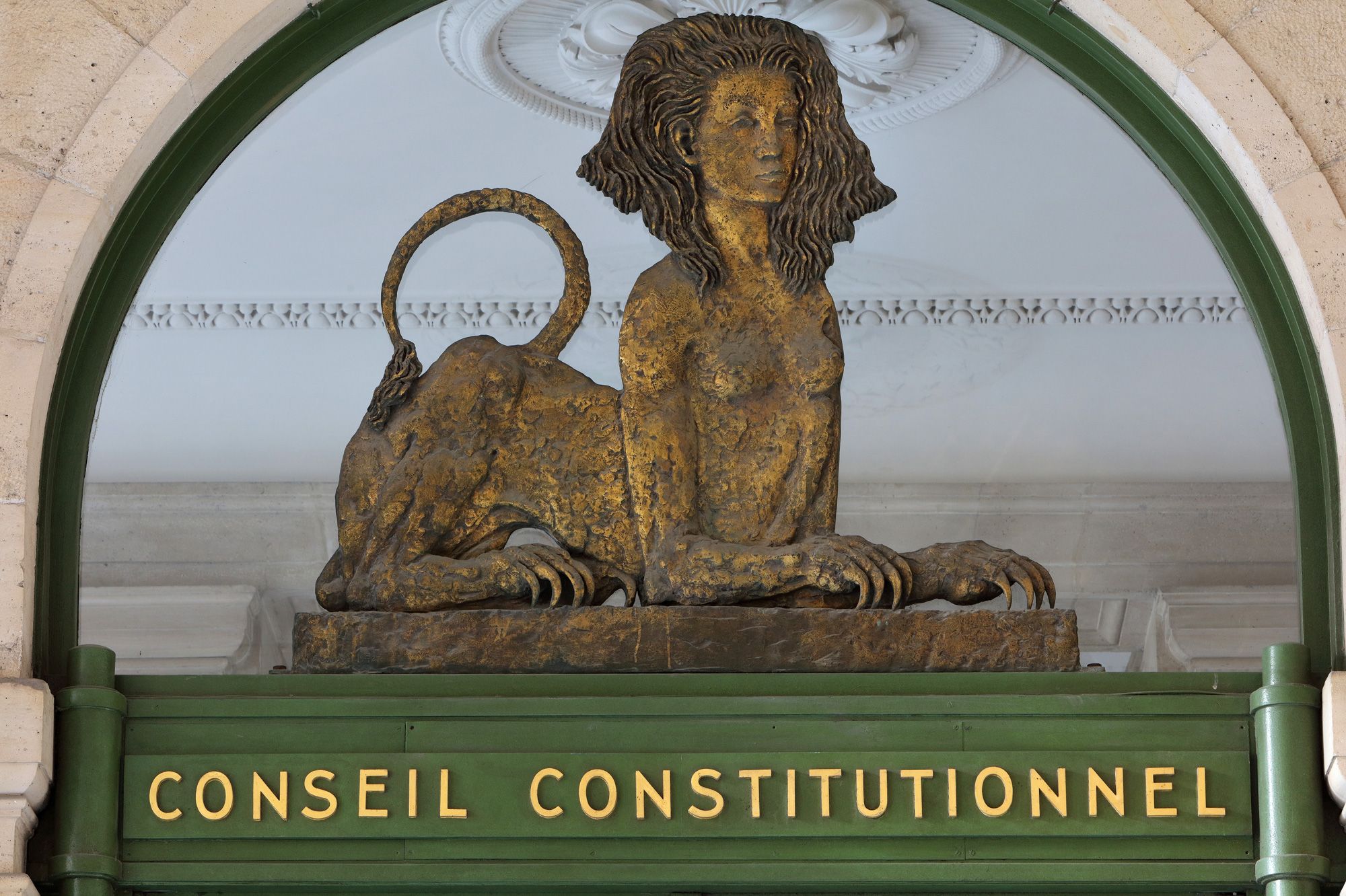 Loi anticasseurs : le Conseil constitutionnel censure l'interdiction ...