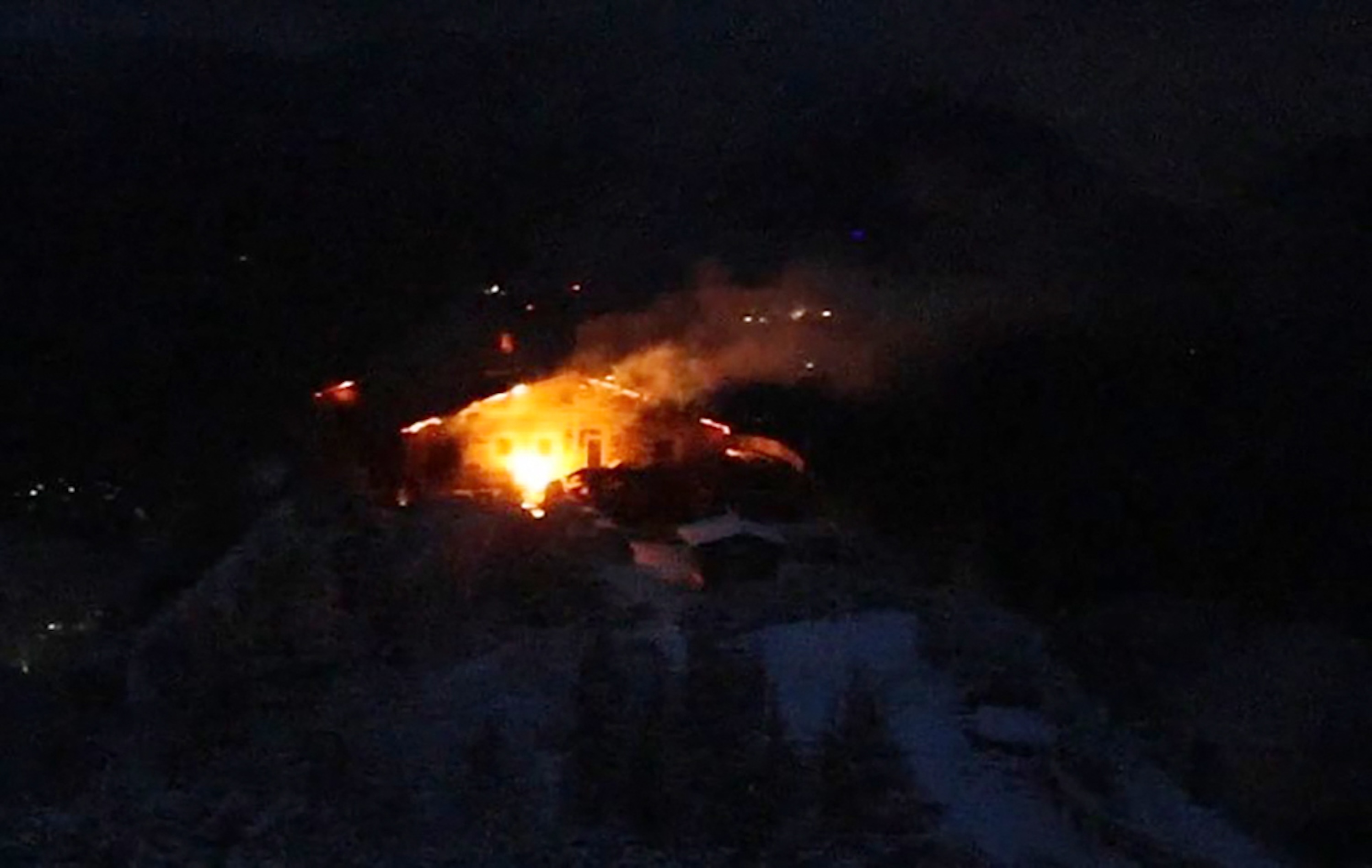 « Le bâtiment entièrement en feu » : L'incendie du Nid d'Aigle, le ...