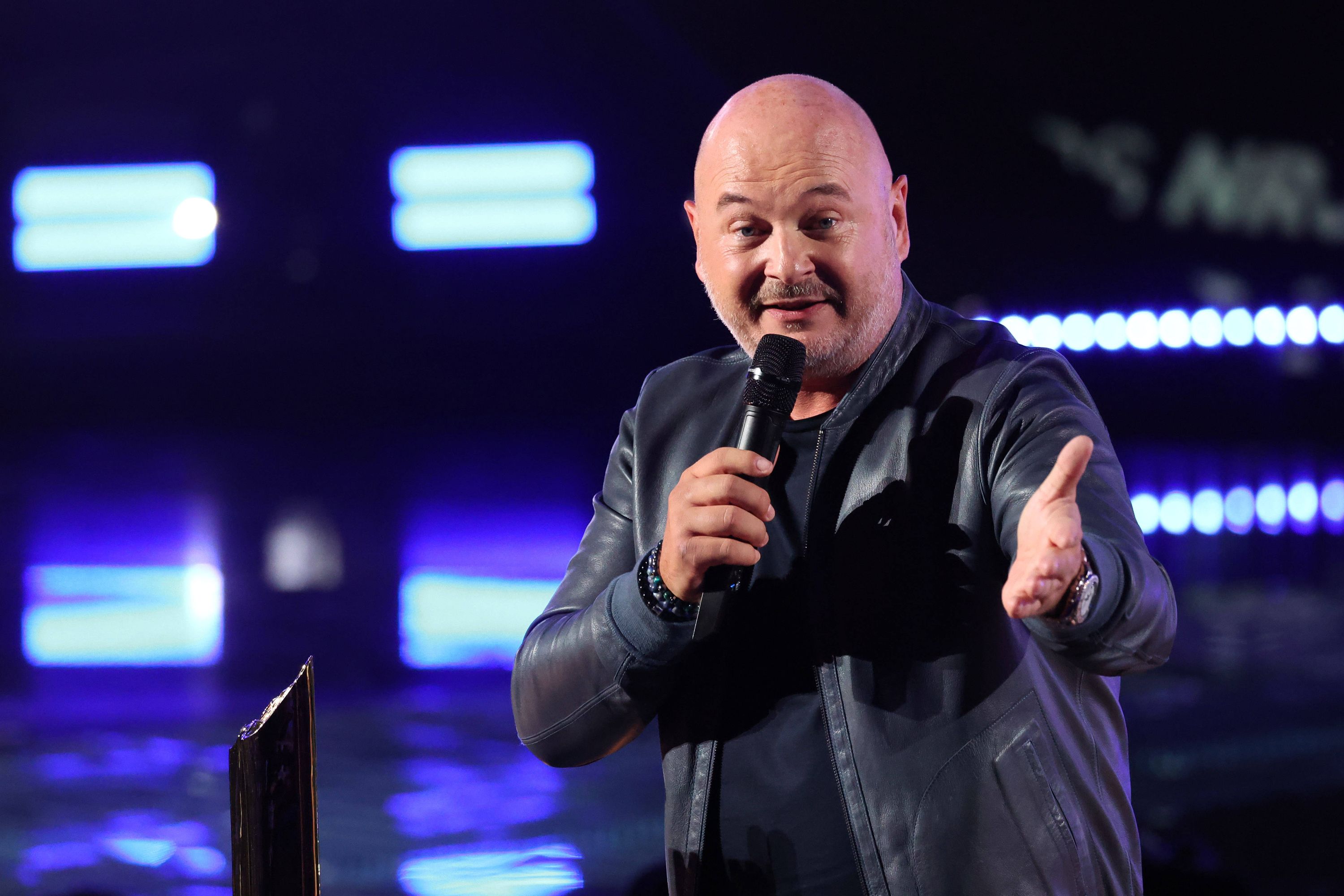 Cauet mis en examen pour viols : l'animateur saisit la justice pour ...