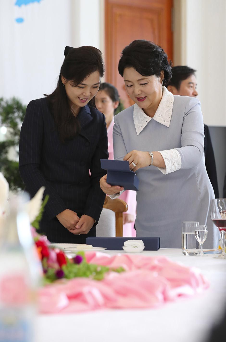Ri Sol-ju, la femme de Kim Jong-un, présente pour recevoir Moon Jae-in