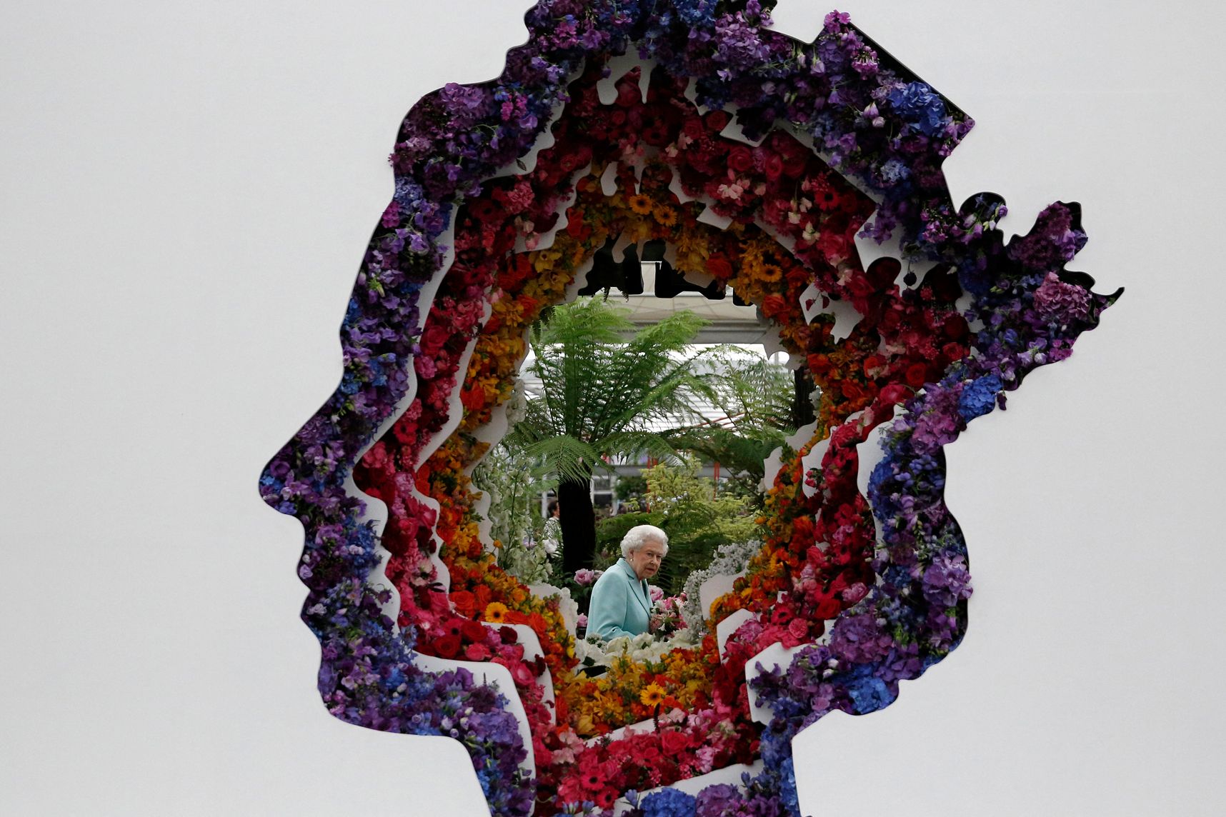 Elizabeth II, véritable reine des fleurs au millésime 2016 du Chelsea ...