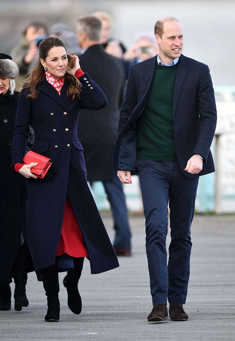 Kate Middleton, chic en long manteau pour une visite en Galles du Sud ...