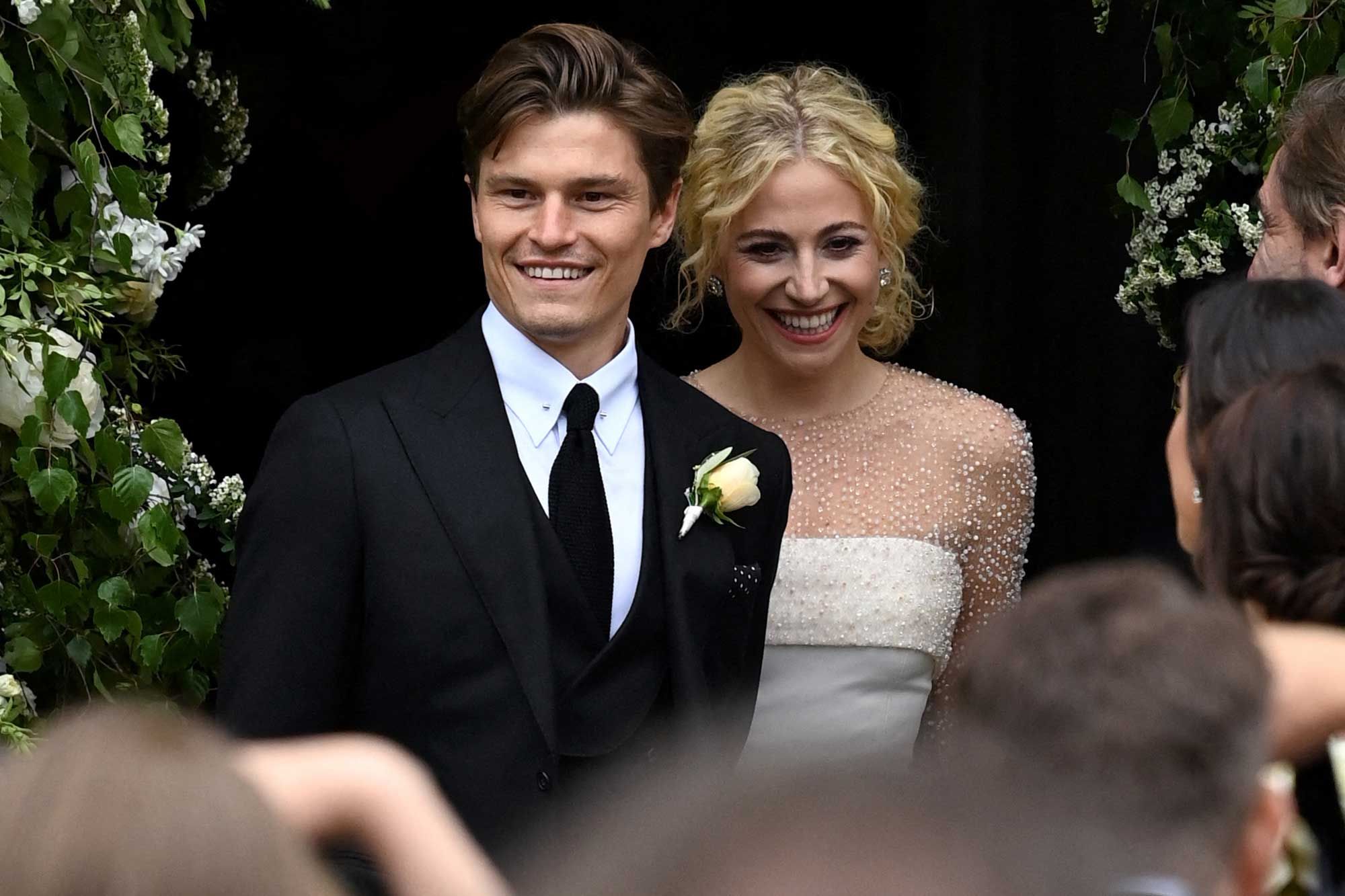 Les somptueuses photos du mariage de Pixie Lott et d'Oliver Cheshire