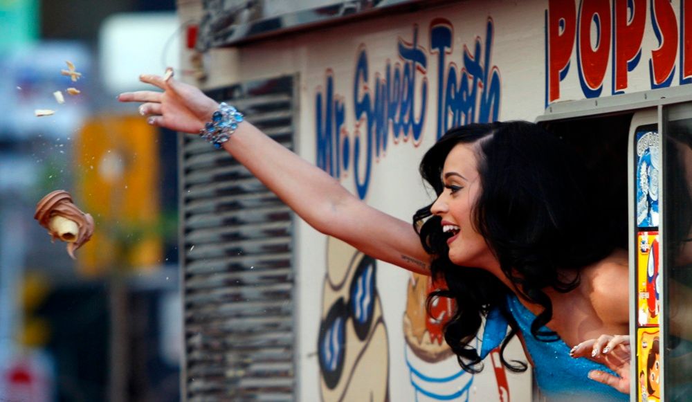 L’ex de Russell Brand met en garde Katy Perry