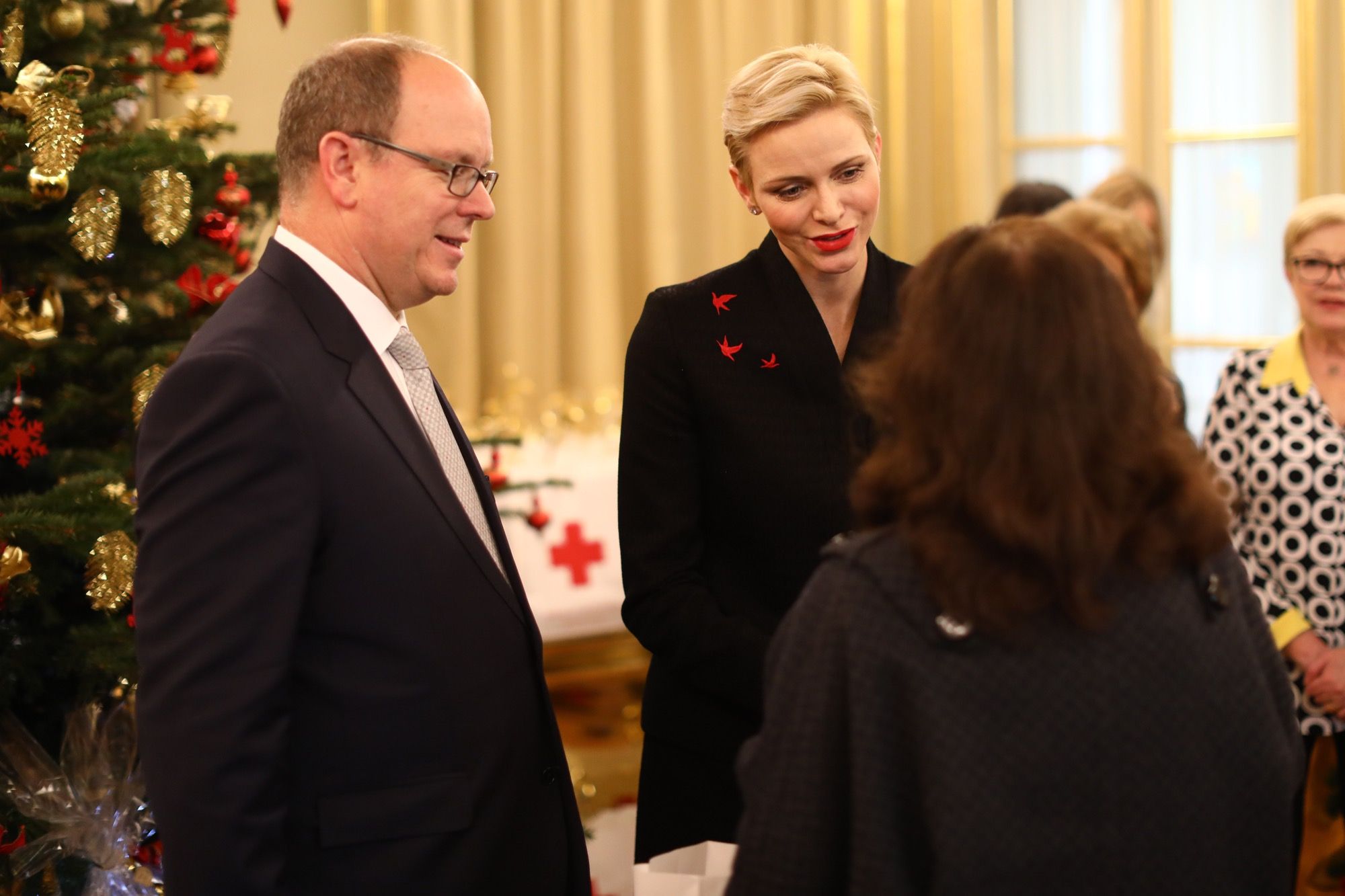 Charlène et Albert font encore des cadeaux