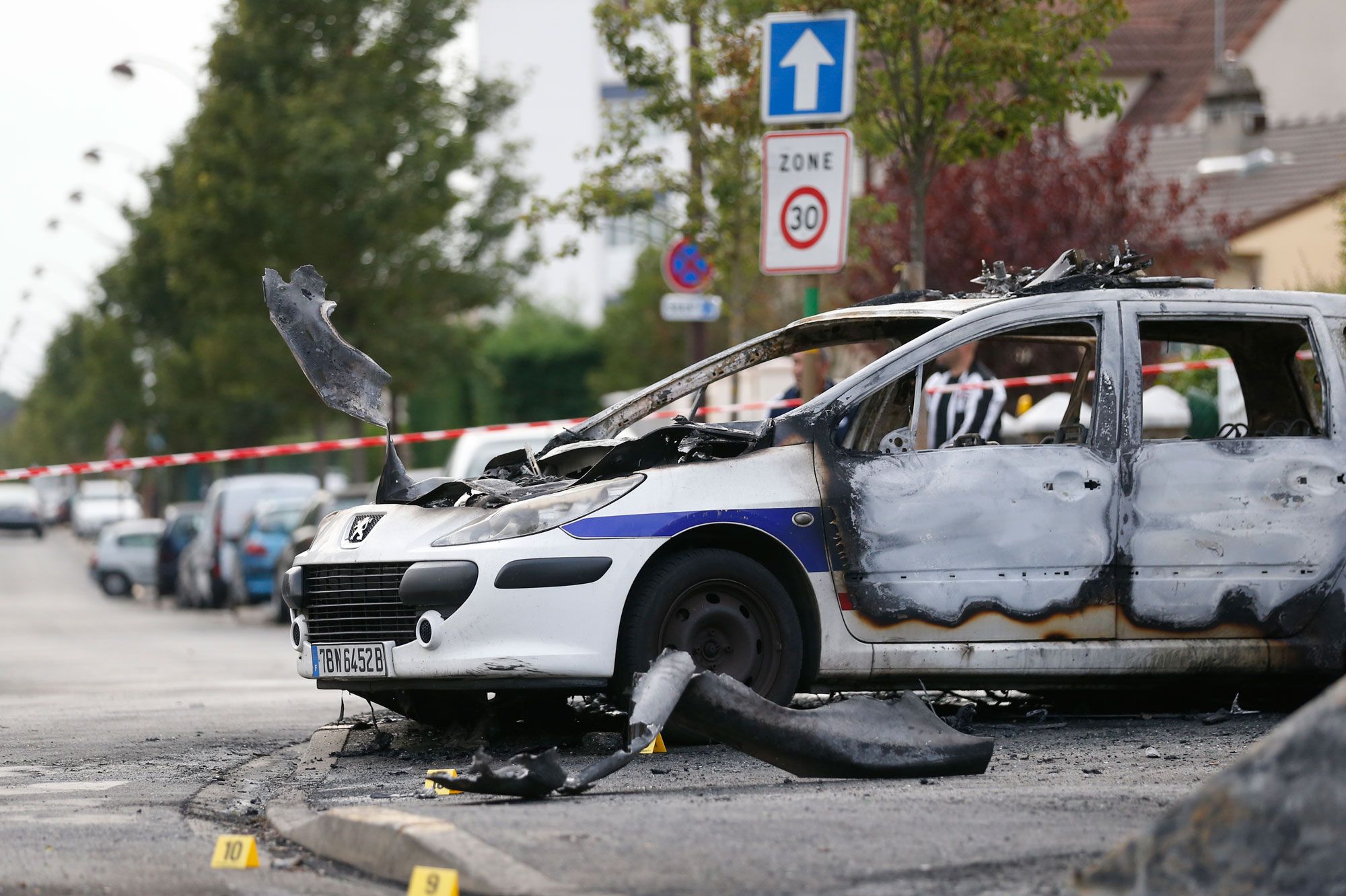 Viry-Châtillon : un mois après l'attaque de policiers, trois personnes ...