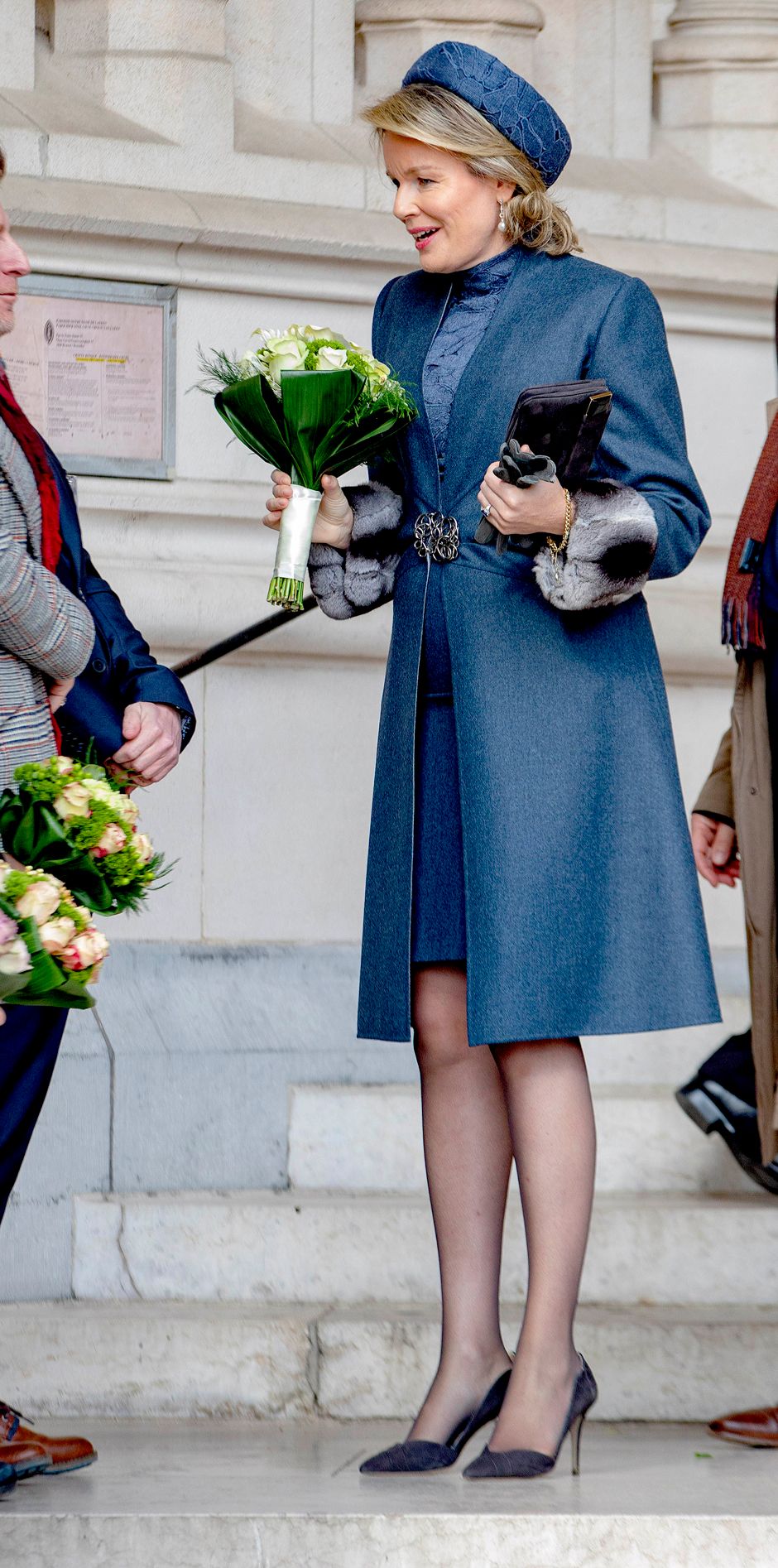 La reine Mathilde et le roi des Belges Philippe, aux côtés de Paola ...
