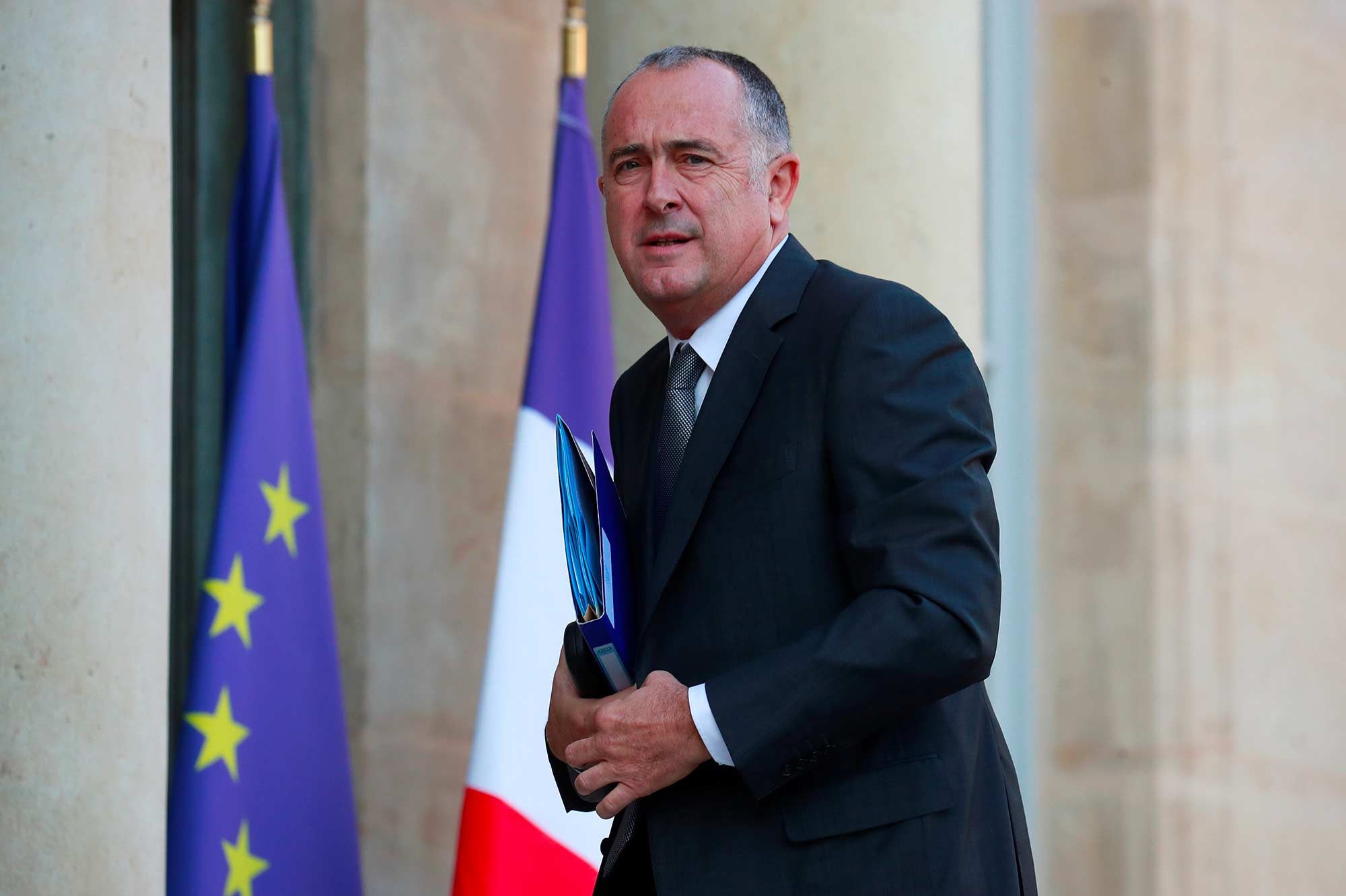 La France interdira le broyage des poussins et la castration à vif des ...