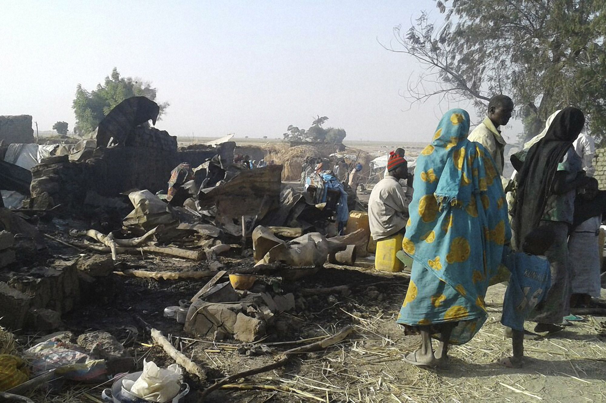 Nigeria : l'armée bombarde par erreur un camp de déplacés et fait au ...