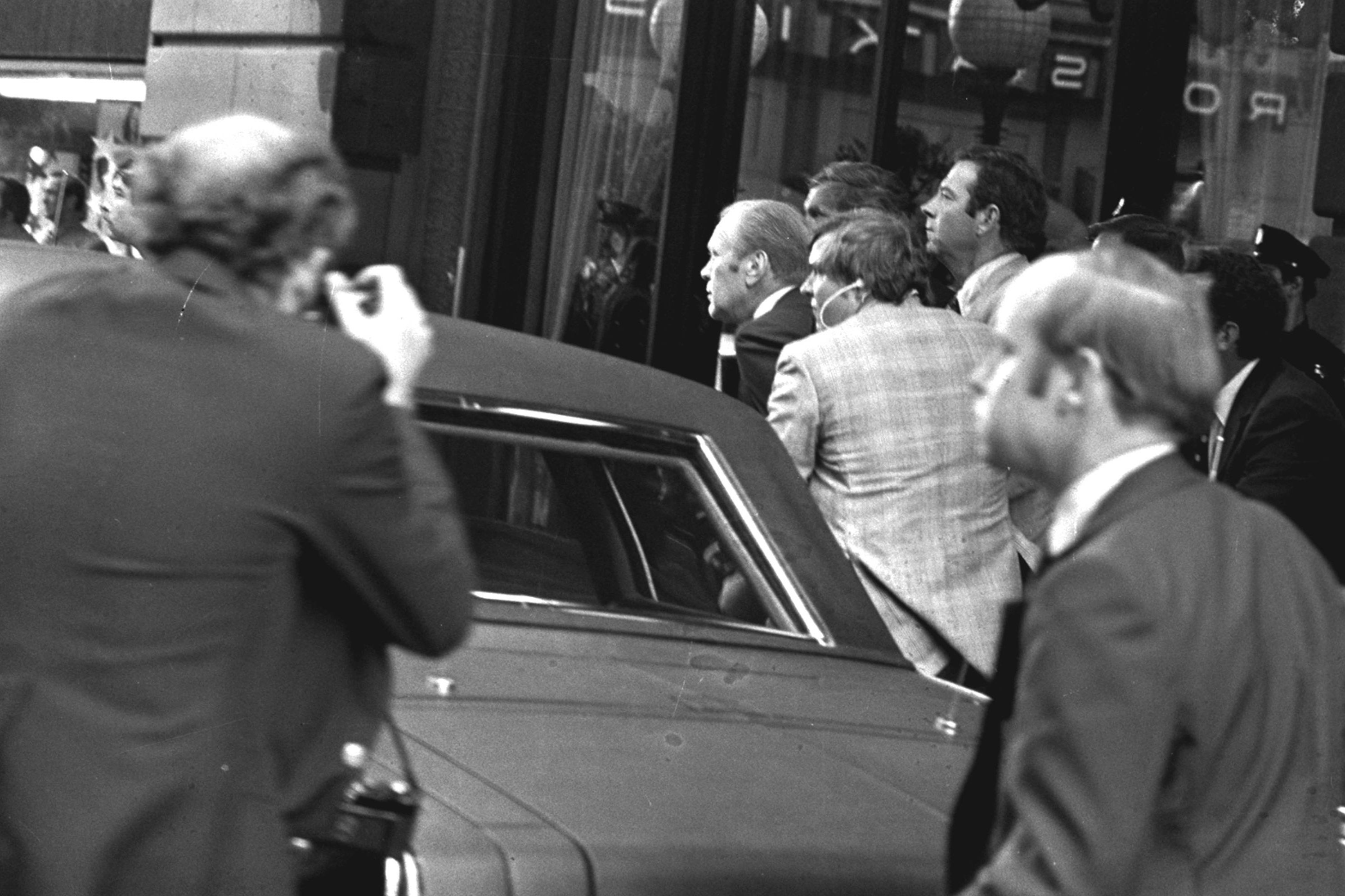 Elle avait essayé de tuer le président Gerald Ford : Sara Jane Moore ...