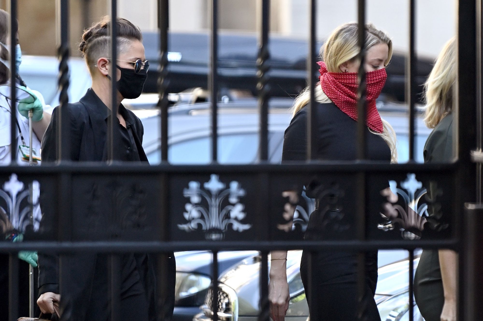 Amber Heard a le soutien de sa petite amie pendant son procès londonien
