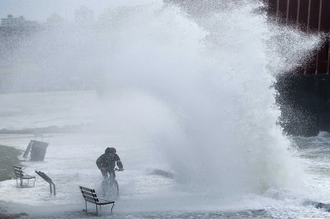 Snqg En images: l'ouest du Canada paralysé par des pluies torrentielles