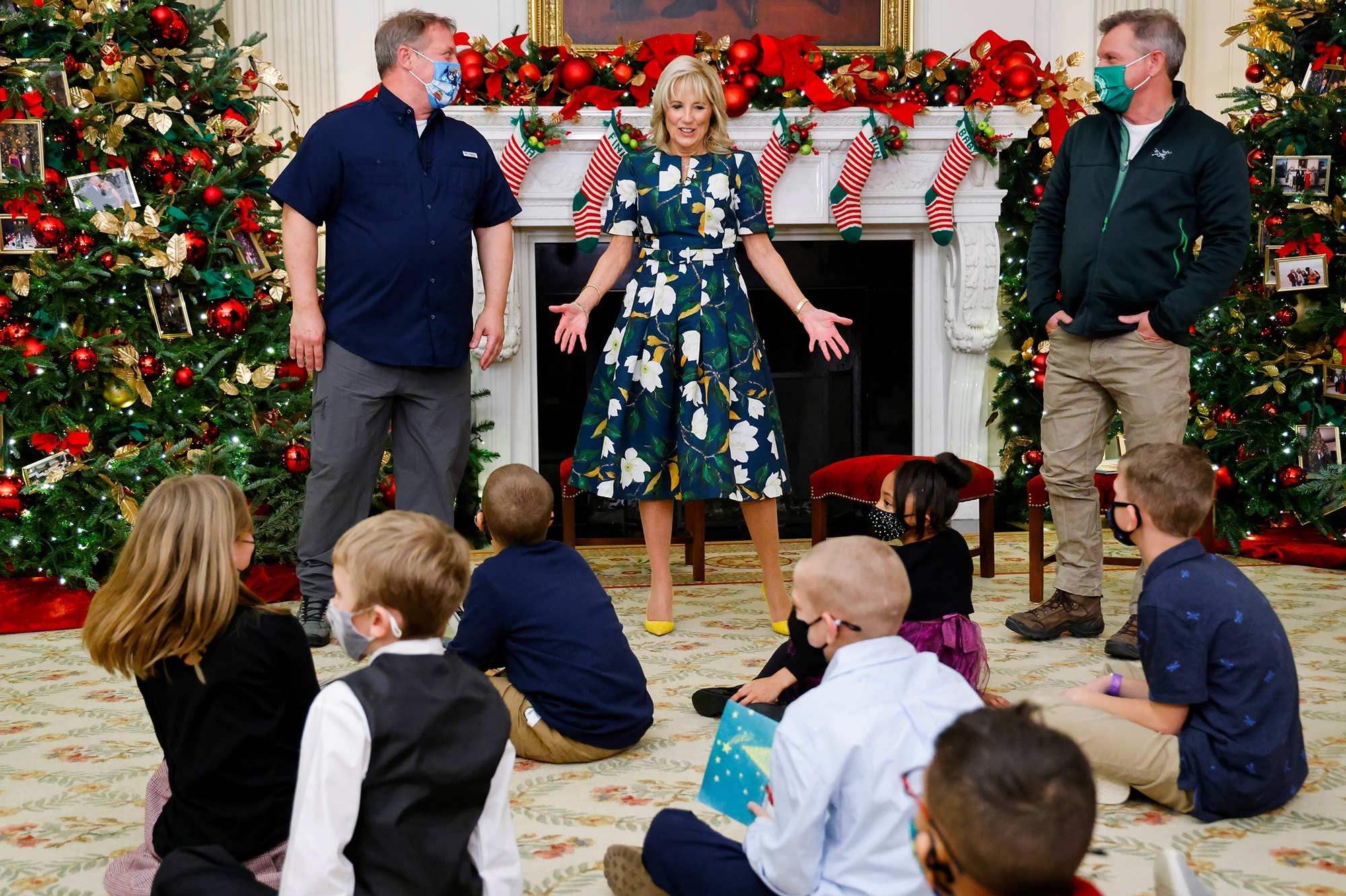 Jill Biden accueille des enfants pour lancer la saison de Noël