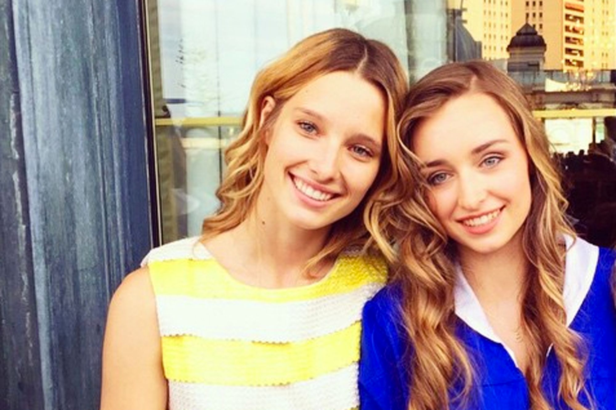 Ilona et Emma Smet réunies pour la cérémonie - Fière de sa petite sœur ...