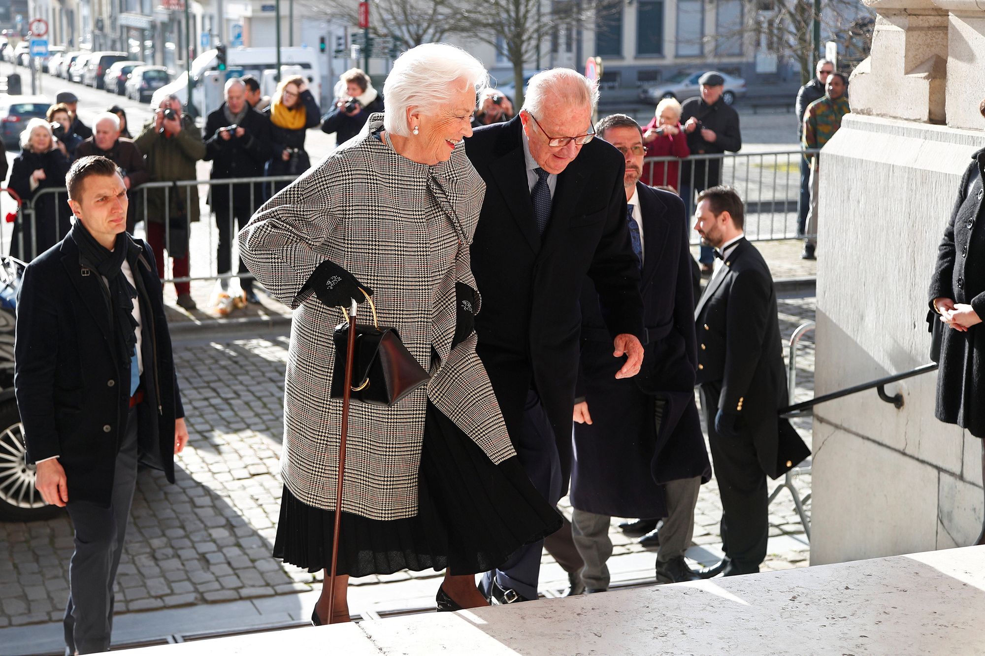 La reine Mathilde et le roi des Belges Philippe, aux côtés de Paola ...