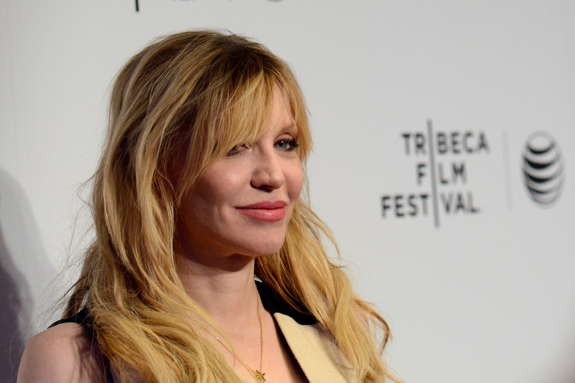 Uber - Grève des taxis - La voiture de Courtney Love visée