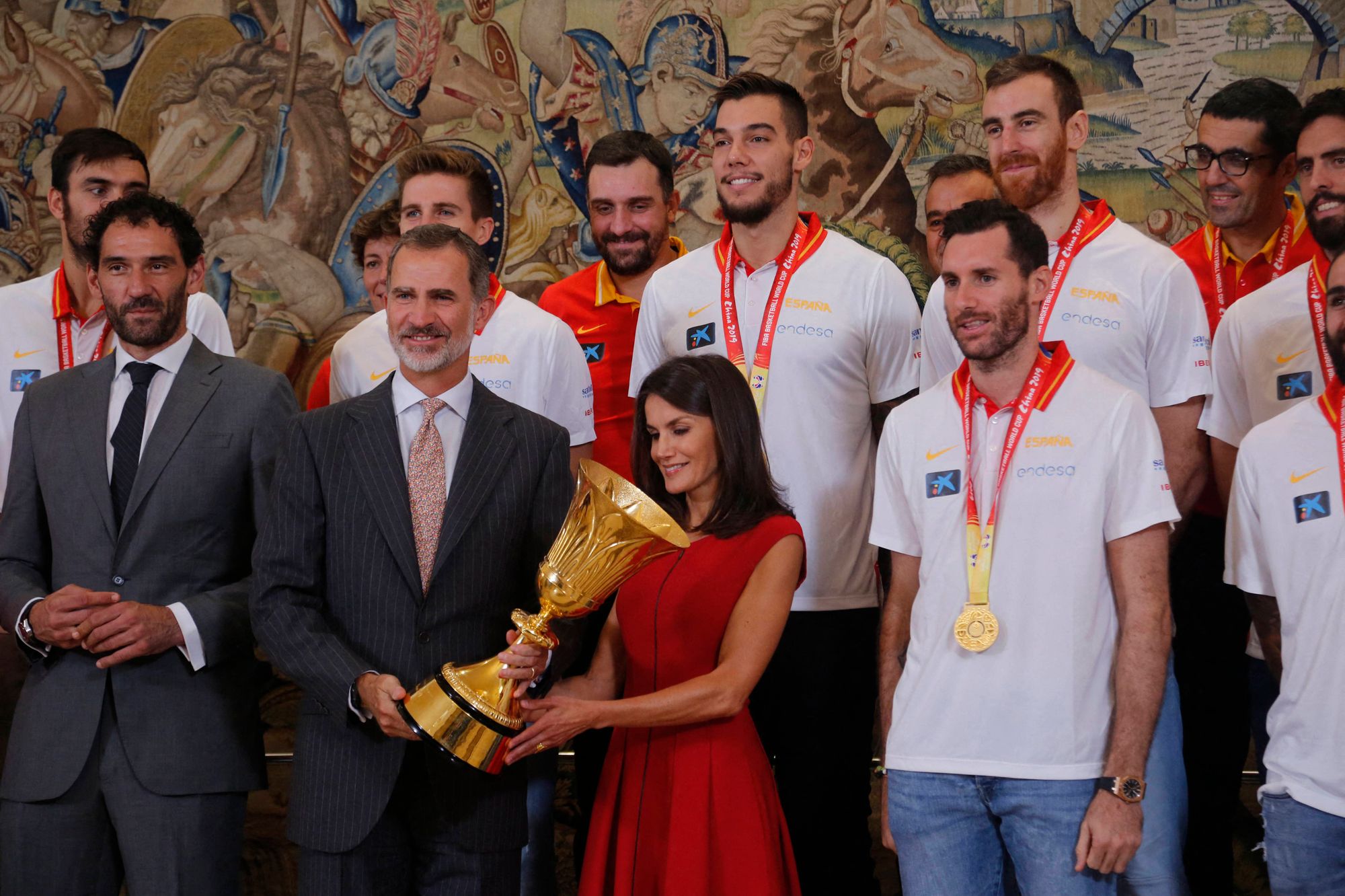 La reine Letizia et le roi Felipe VI accueillent à la Zarzuela leurs ...