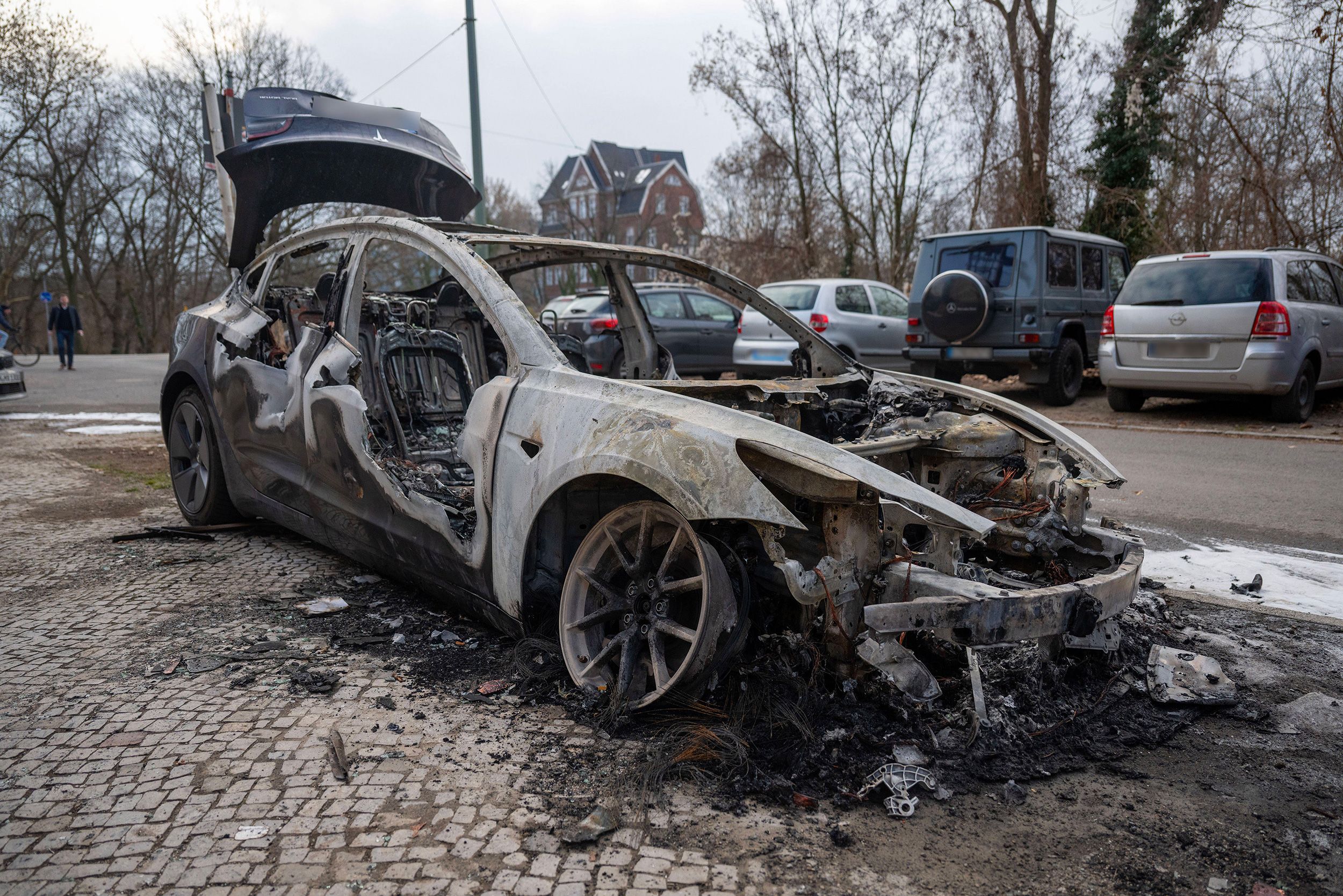 Ces Tesla qui crament à Berlin