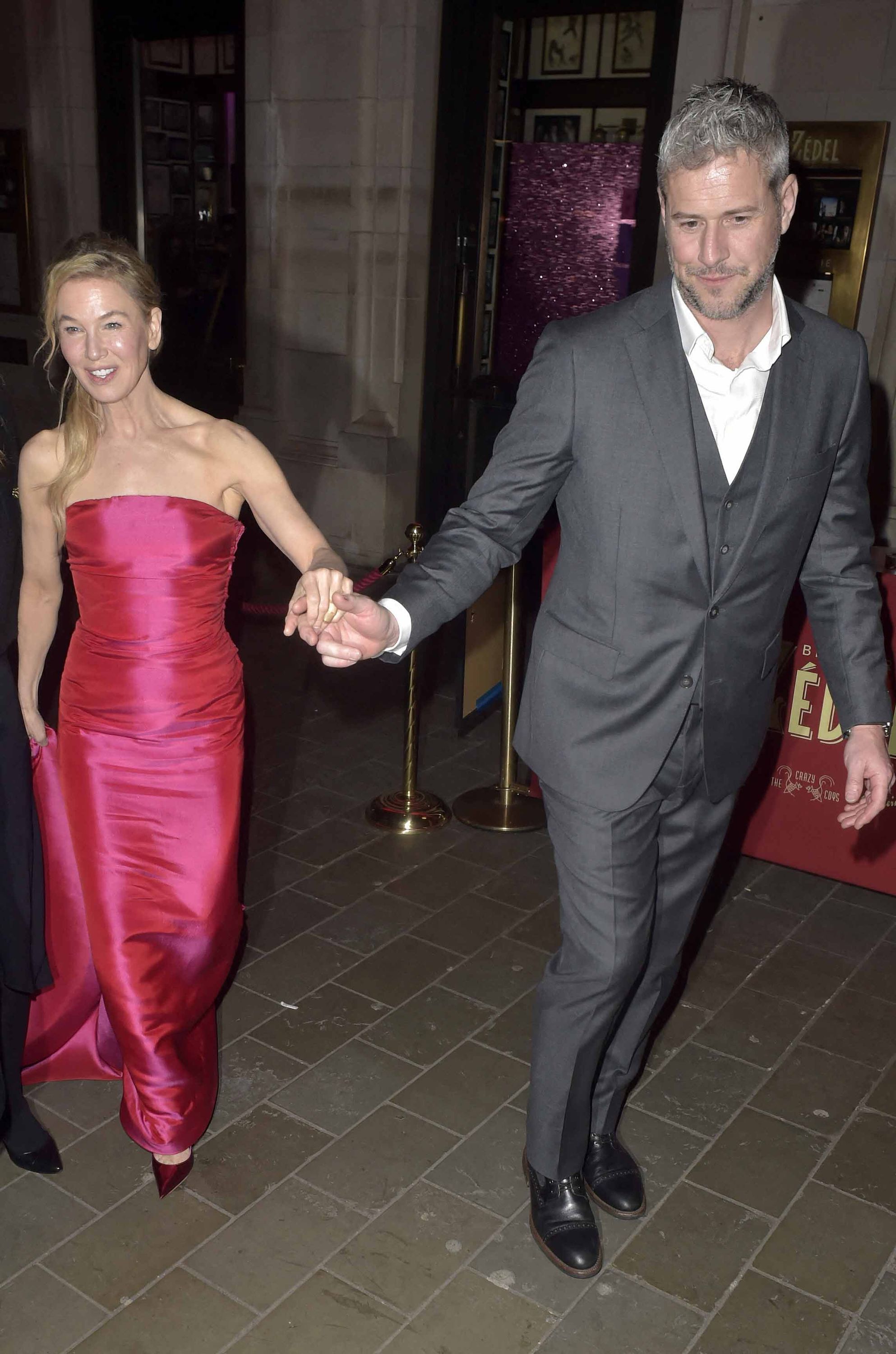 Renée Zellweger : soirée tapis rose au bras d’Ant Anstead, son discret ...