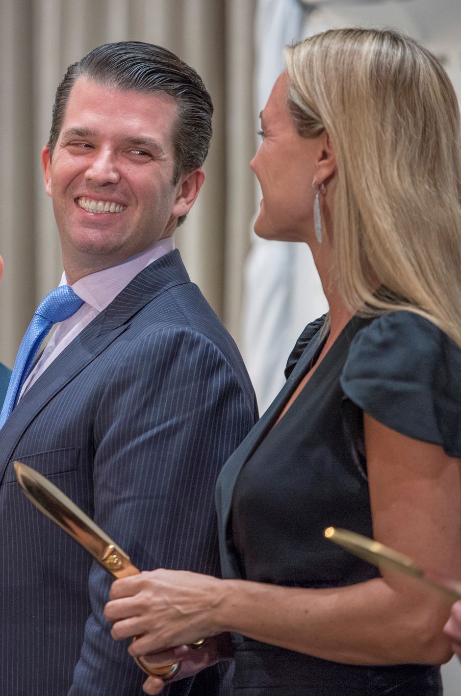 Sous les huées, les enfants de Donald Trump inaugurent un immeuble au ...