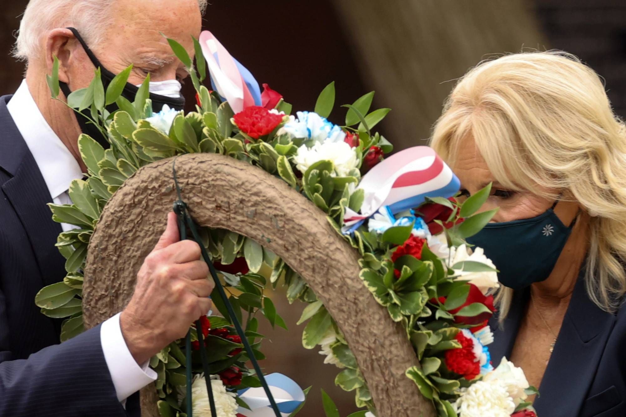 Jill et Joe Biden, première sortie solennelle pour le 11-Novembre