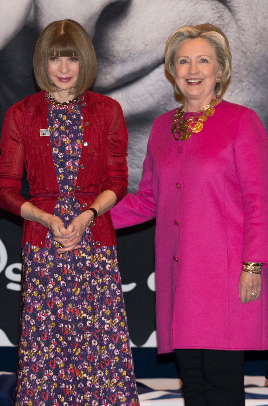 Souriante, Hillary Clinton réapparaît au côté d’Anna Wintour... et ...