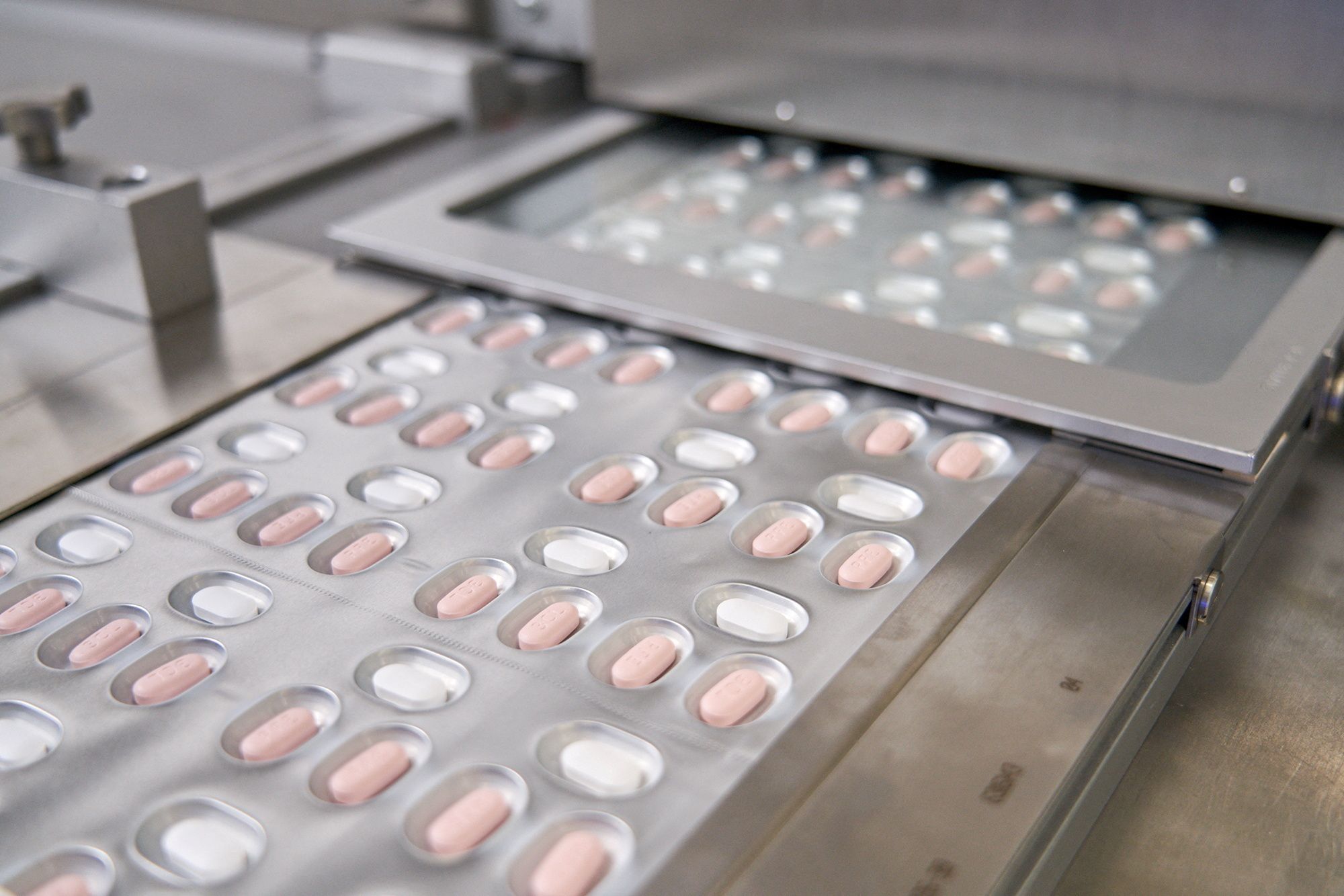 Pfizer confirme des résultats très positifs pour sa pilule anti-Covid