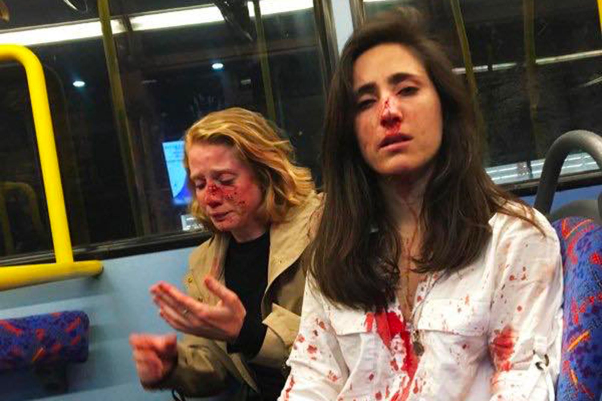 Deux femmes tabassées dans un bus parce qu’elles refusaient de s’embrasser