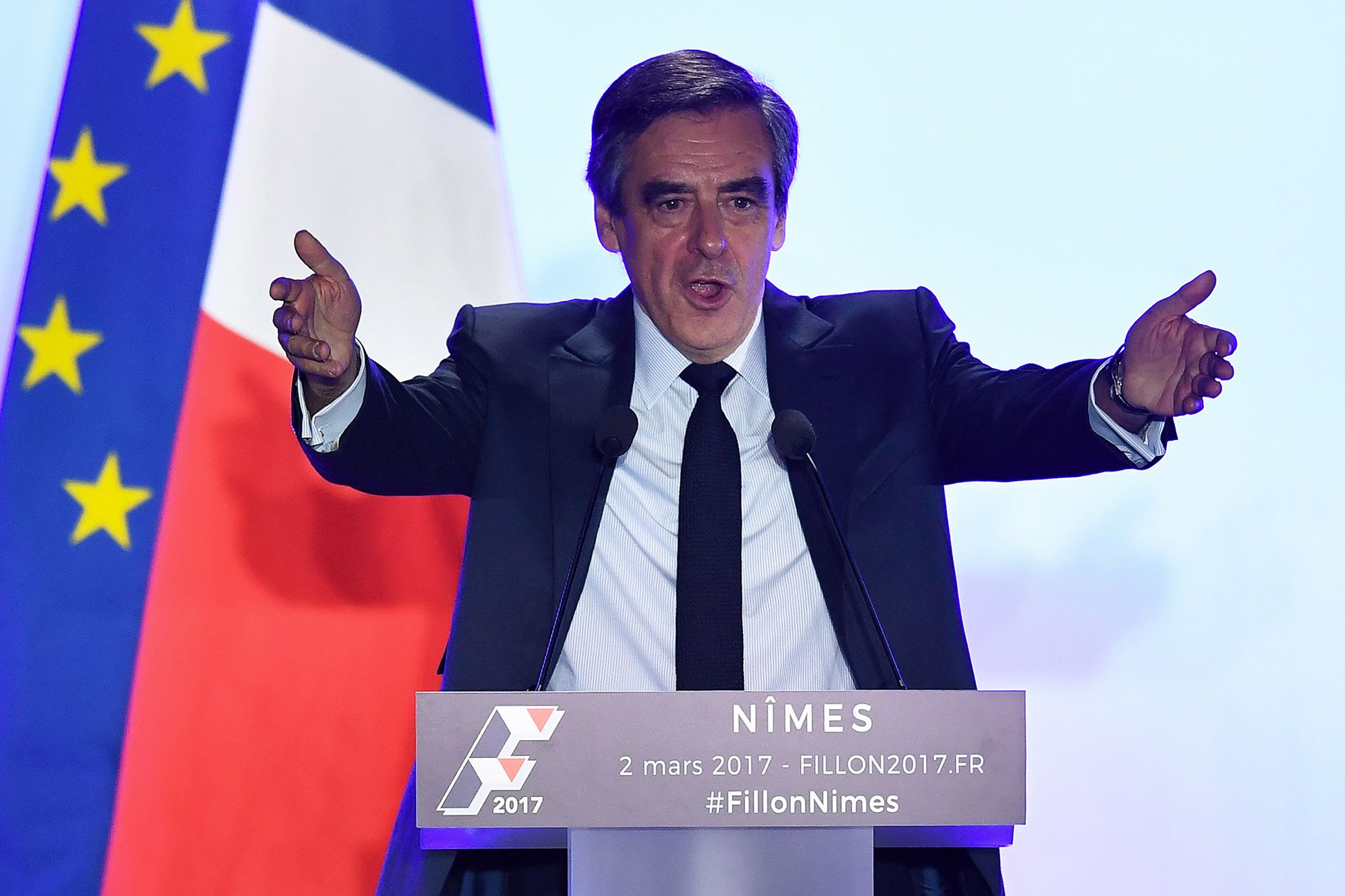 Lâché de toutes parts, François Fillon lance un appel à ses partisans