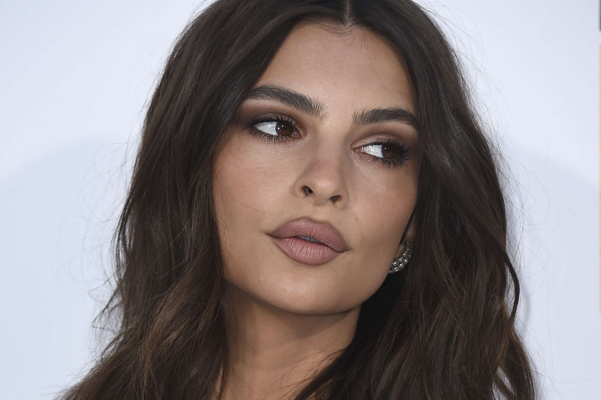 Emily Ratajkowski pose (encore) totalement nue sur Instagram