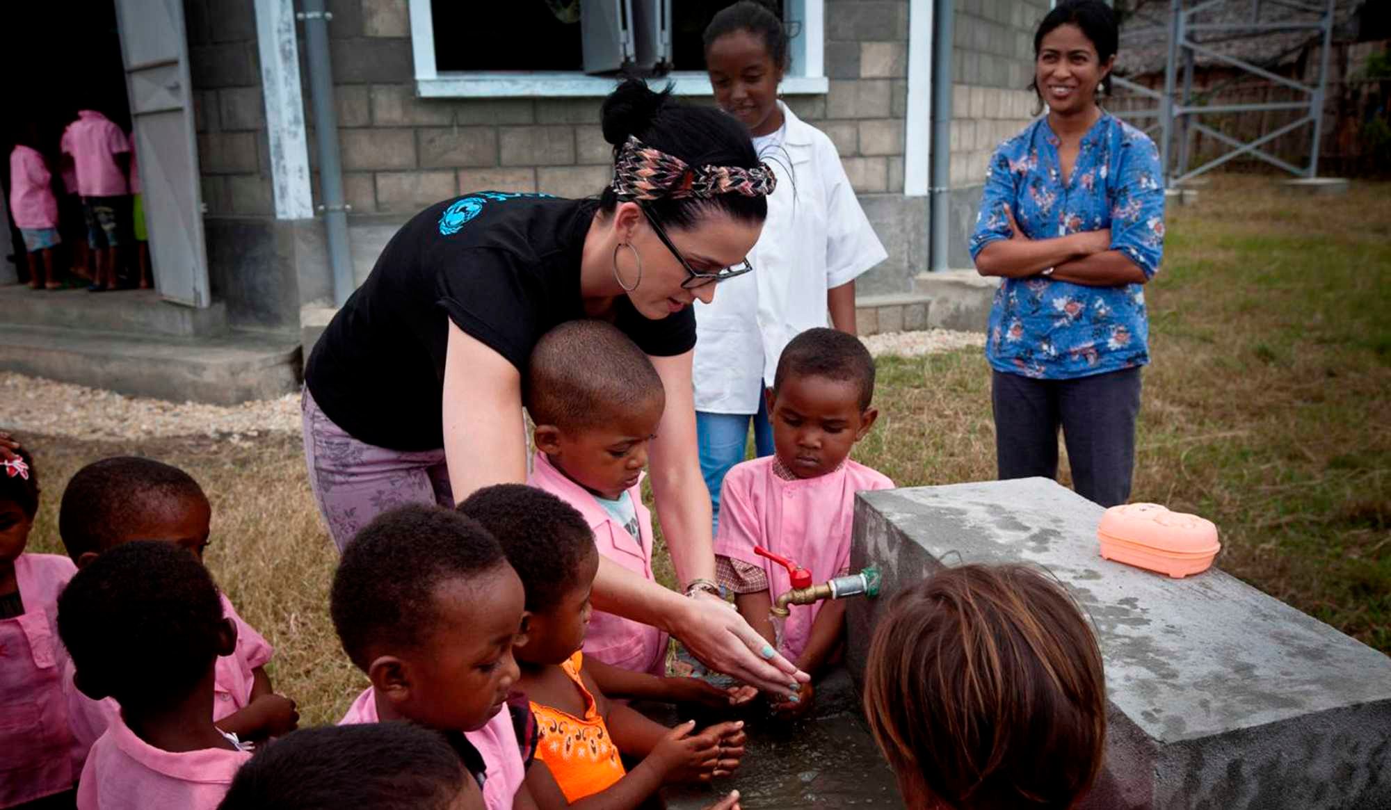 Unicef: Katy Perry à la rencontre d’enfants malgaches