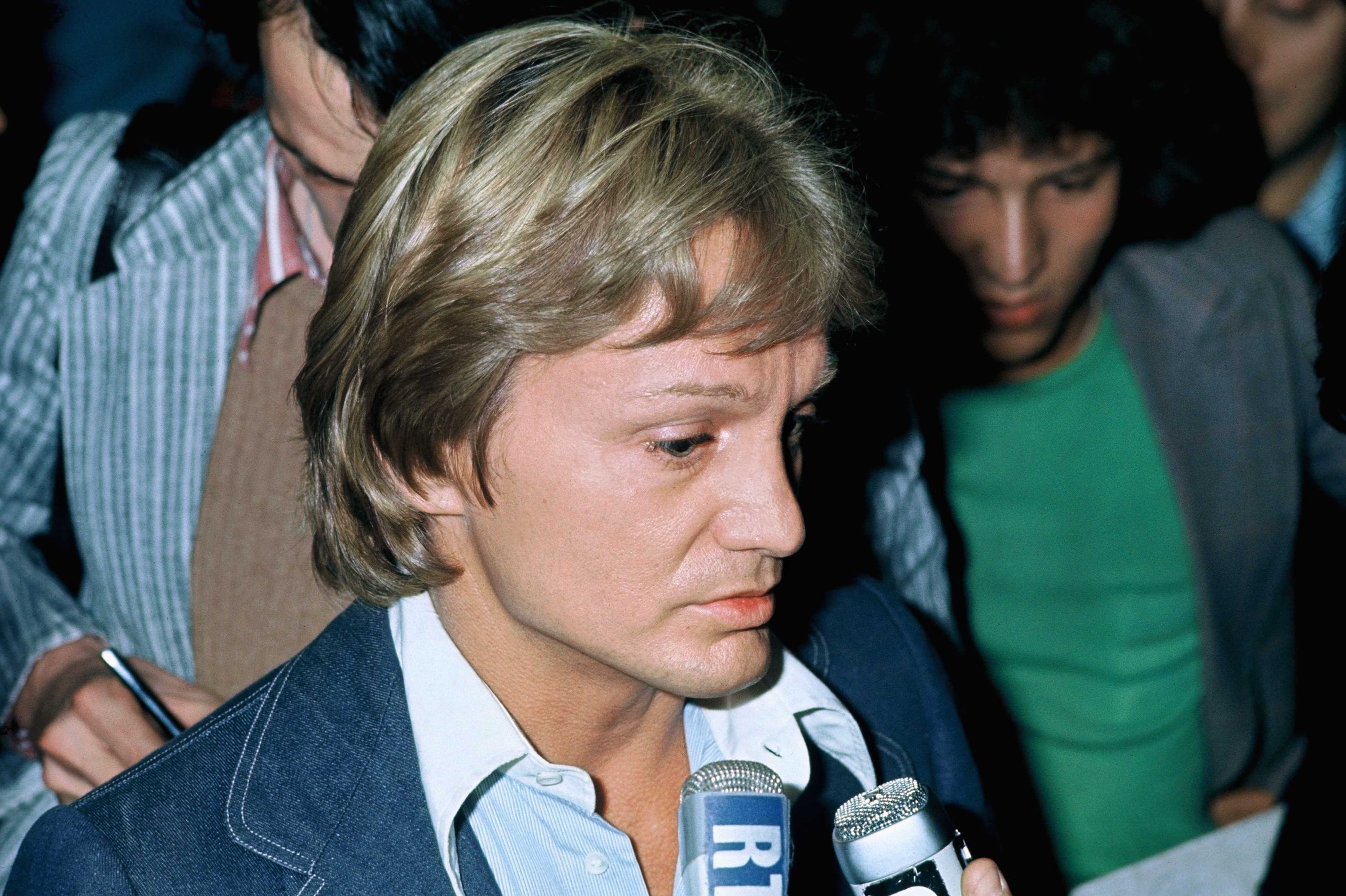 « Je me sens mal aimé » : Claude François et les démons de la dépression