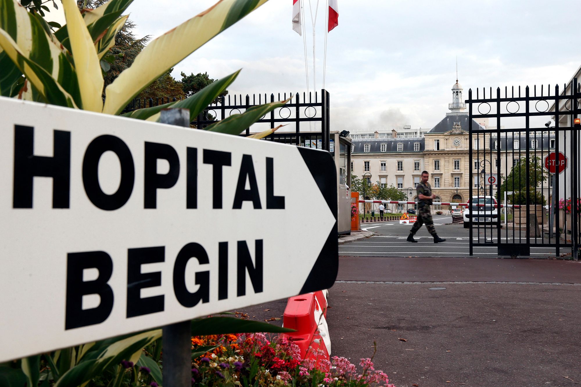 Ebola : La France accueille une personne contaminée - Soignée à l ...