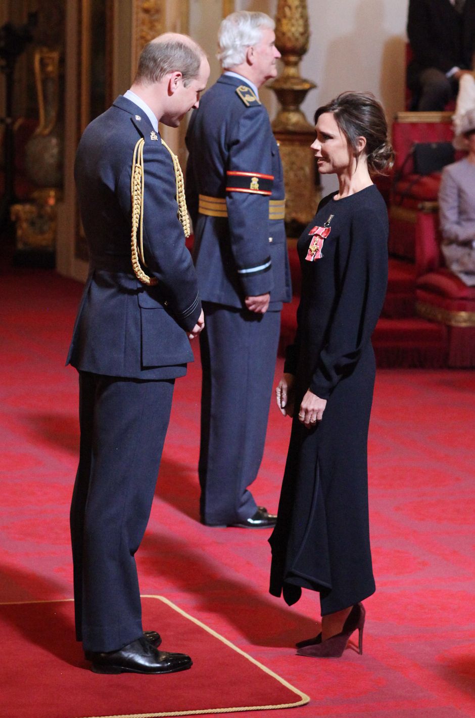 Le prince William a décoré Victoria Beckham à Buckingham Palace