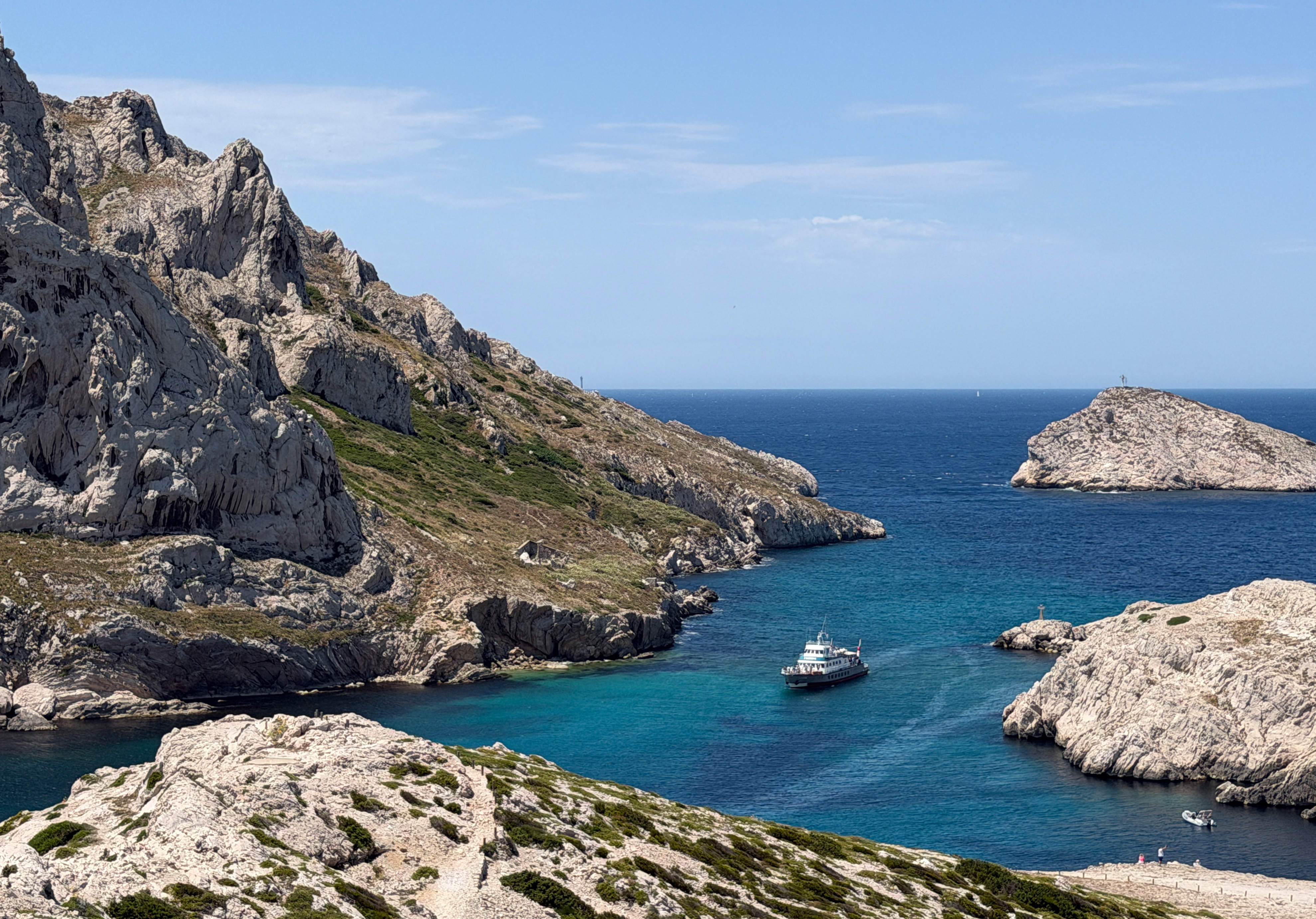 Dans les calanques de Marseille, la quantité de déchets abandonnés a ...