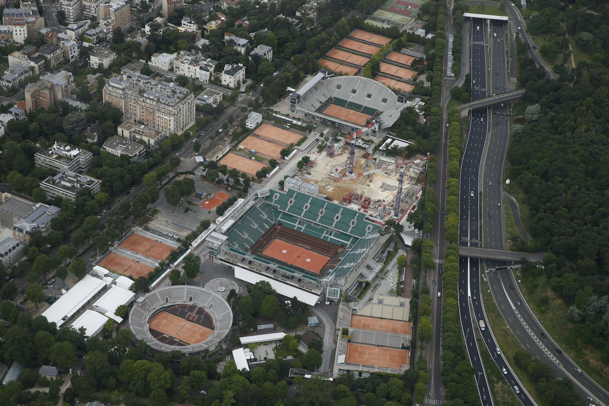 La justice autorise la reprise des travaux de Roland-Garros