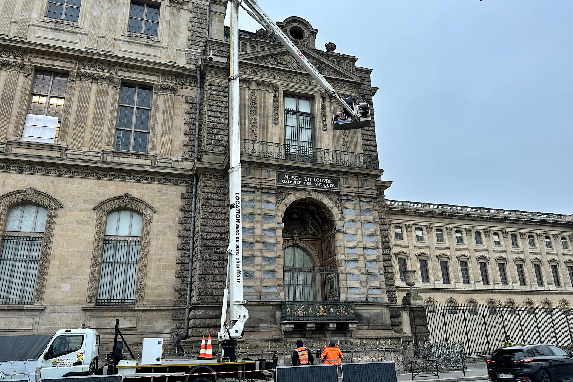 Neglisge « Casse du siècle » : La sécurité du Louvre a été négligée, confirme la ...