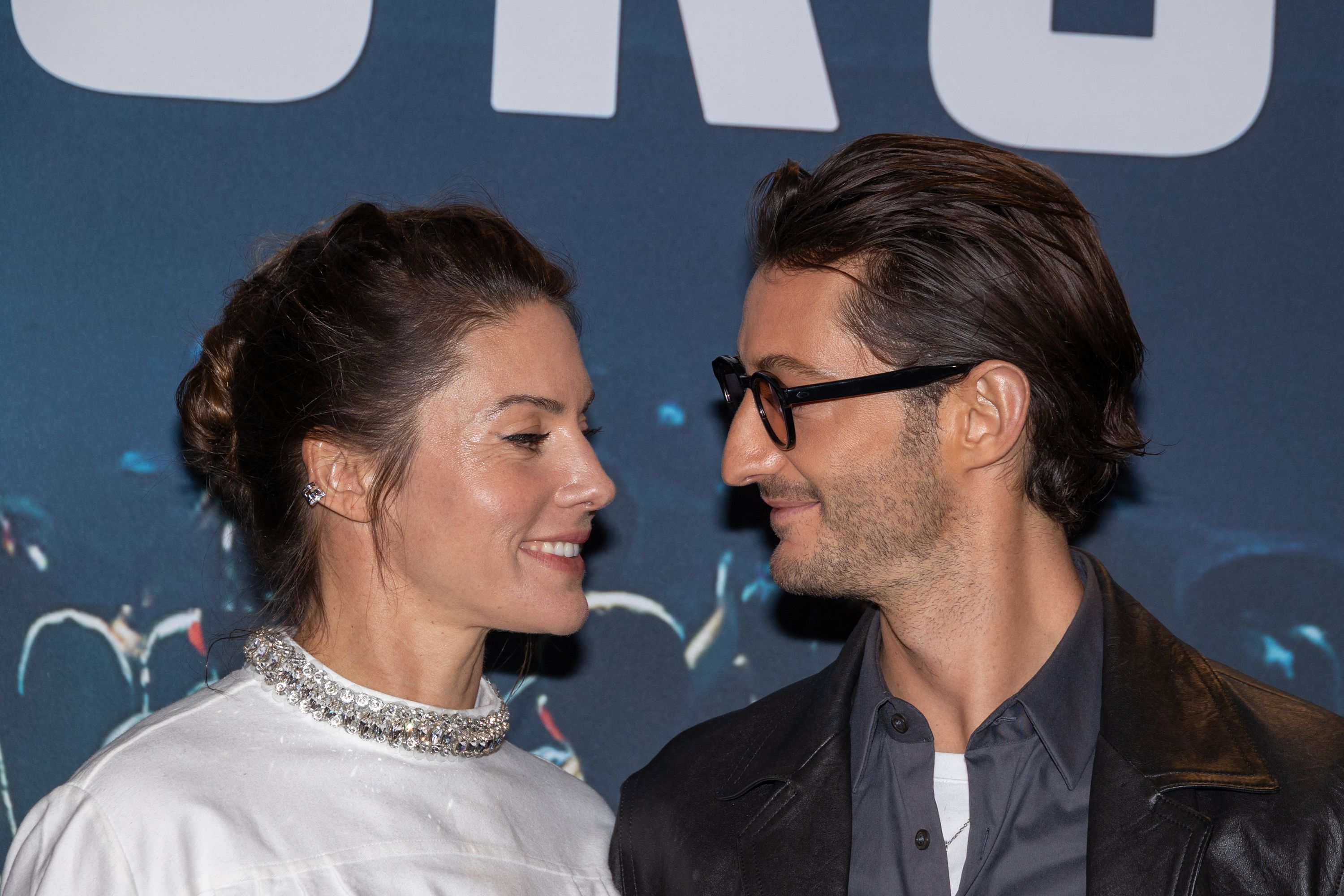 «Gourou» : la critique d'un grand huit manipulateur avec Pierre Niney