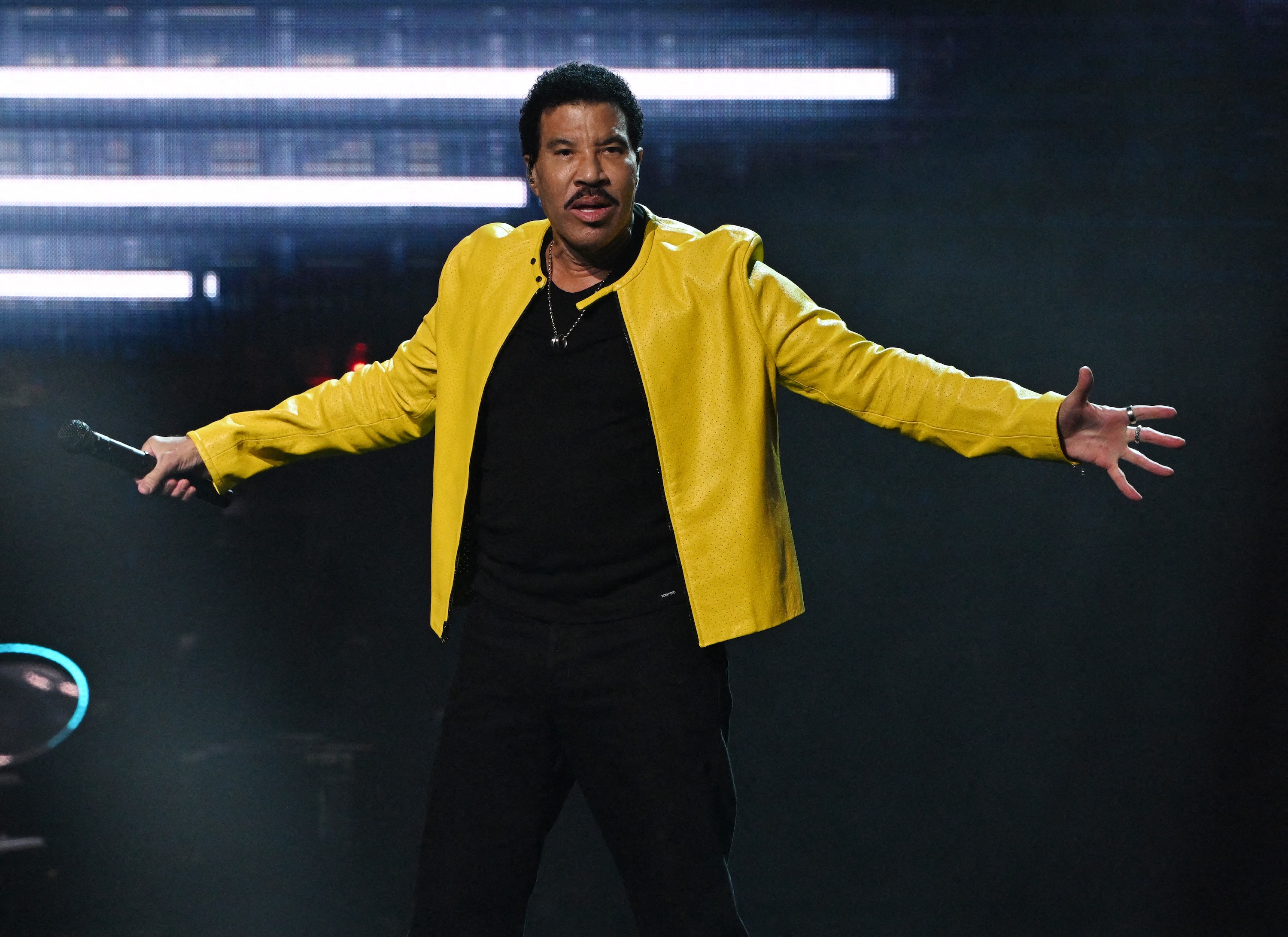 Lionel Ritchie « Il va prendre un peu de repos » : Lionel Richie interrompt sa tournée ...