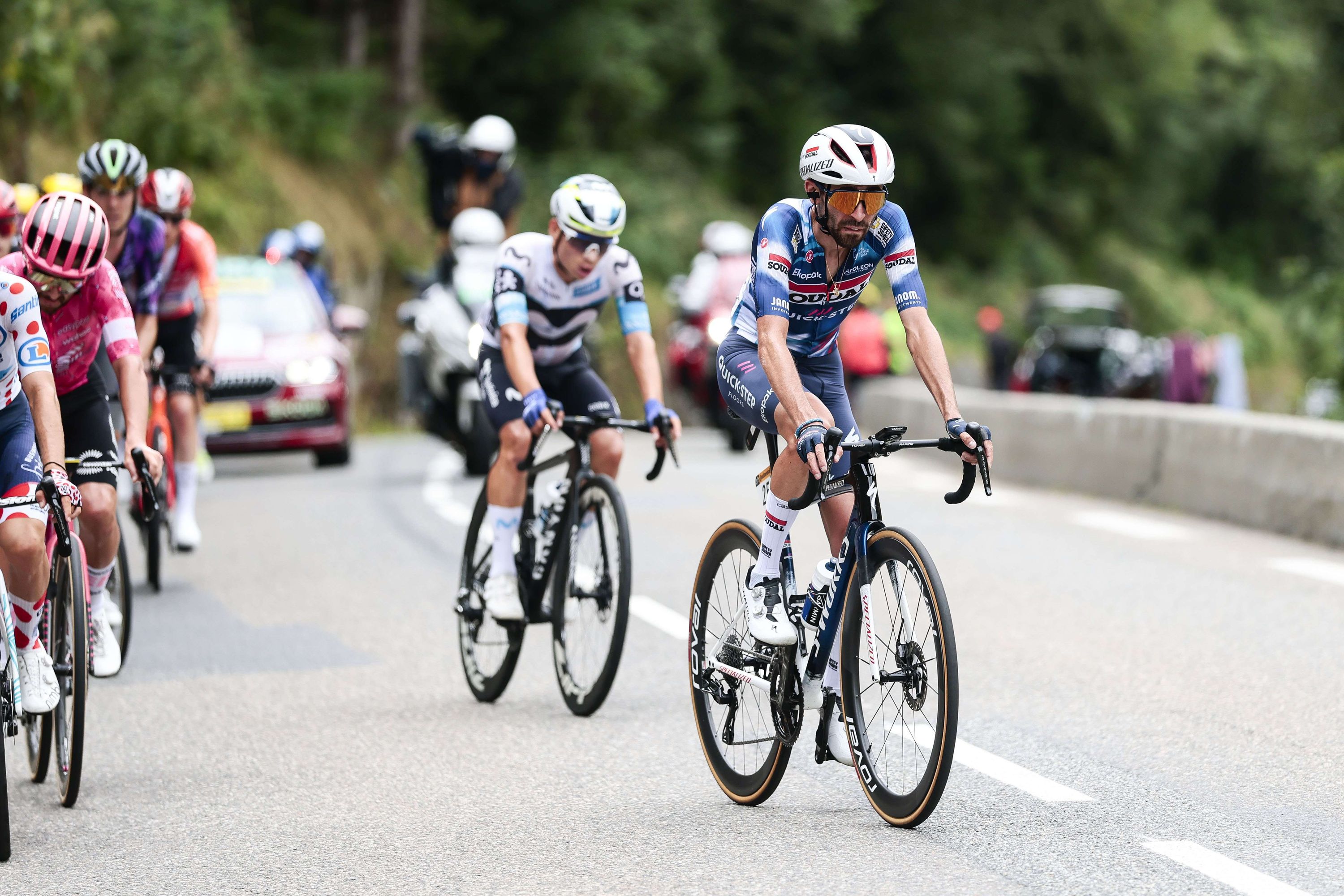 Tour de France : Valentin Paret-Peintre s’impose au sommet du Mont ...