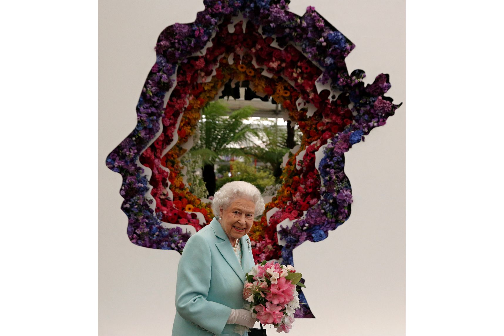 Elizabeth II, véritable reine des fleurs au millésime 2016 du Chelsea ...