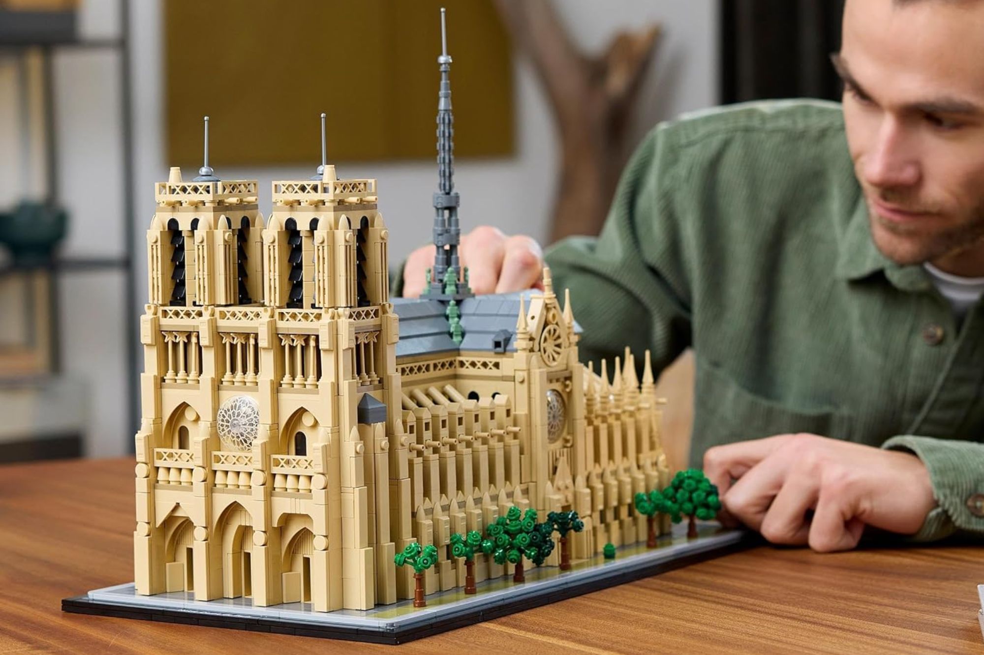 Construisez un chef-d'œuvre : la maquette LEGO Notre-Dame de Paris est ...