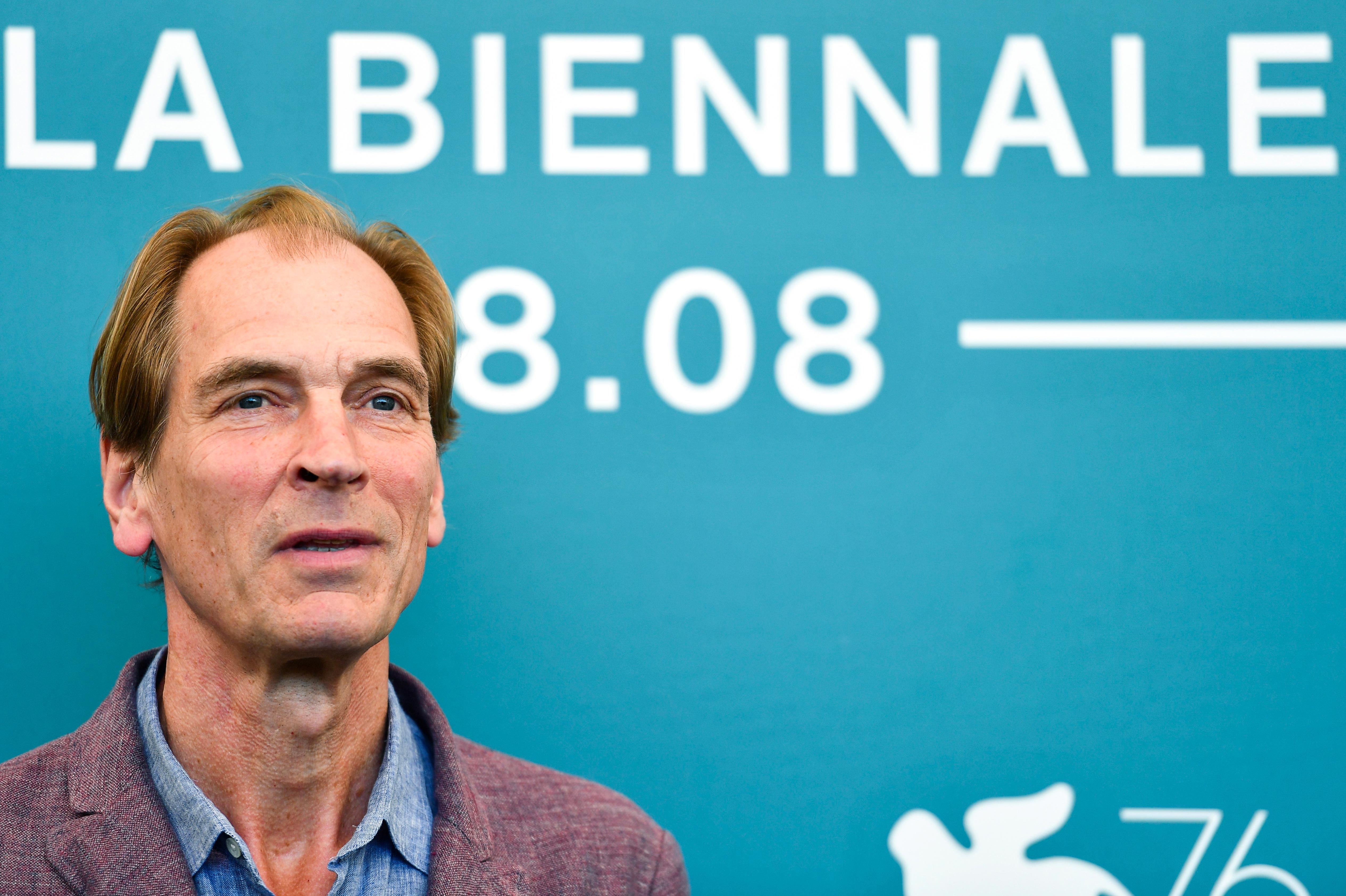 Disparition de l'acteur Julian Sands : des restes humains découverts en ...