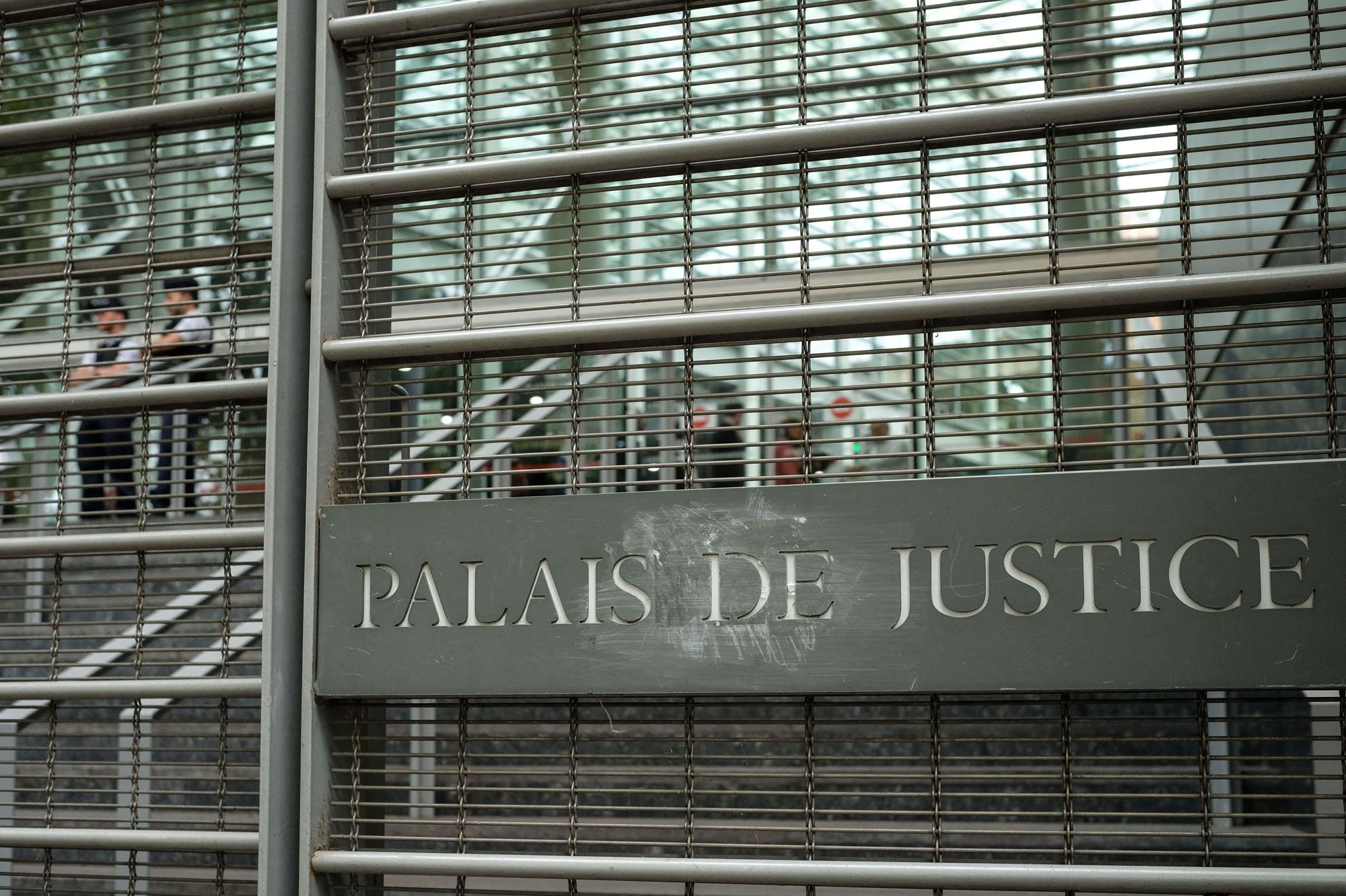 Viols filmés devant une discothèque : 7 à 10 ans de prison pour les auteurs