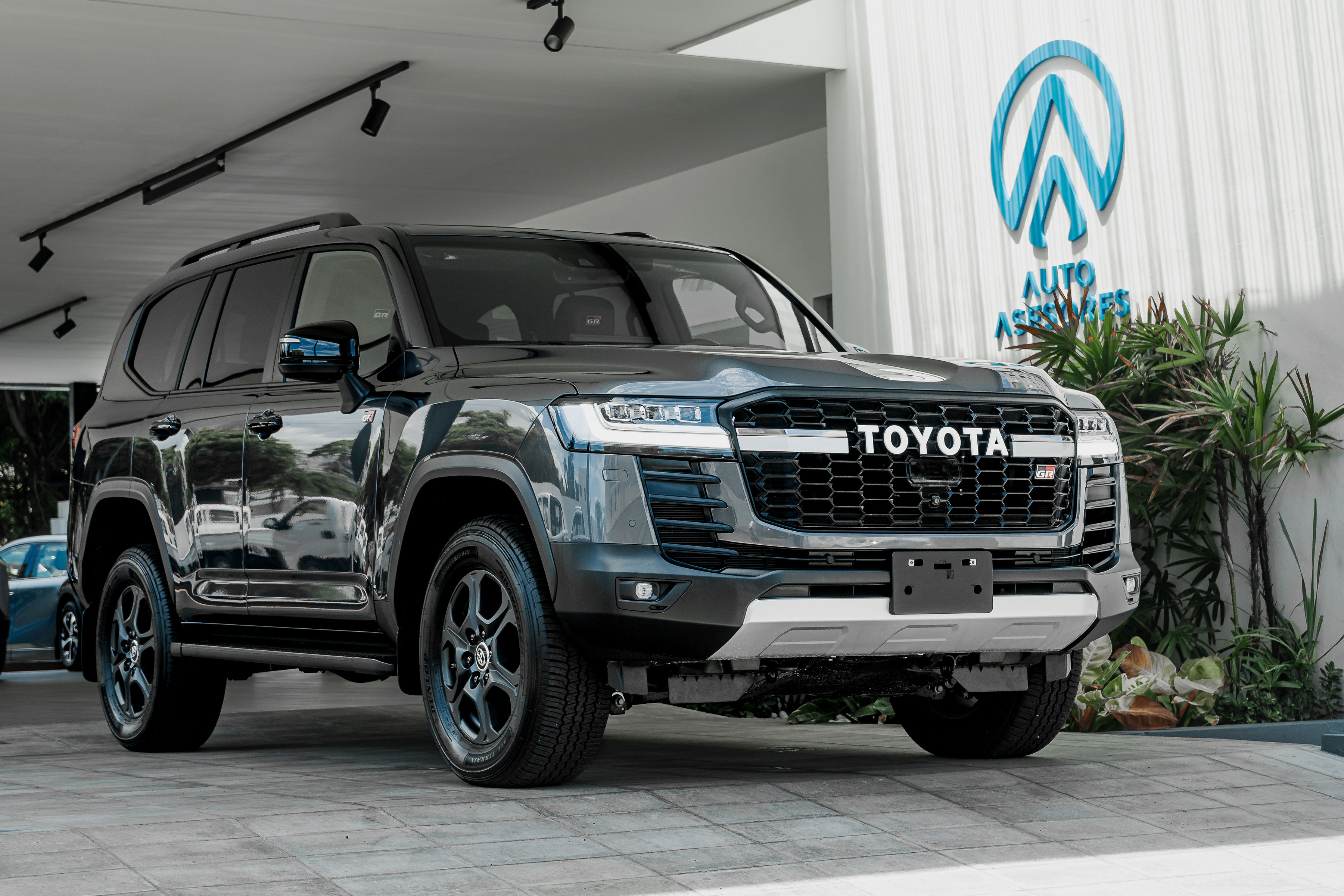 Land Cruiser 300 GR-S