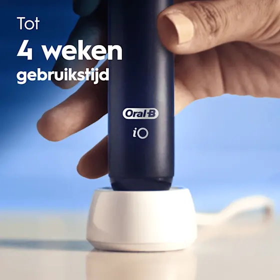 Oral-B iO 2 Elektrische Tandenborstels Zwart & Roze Duoverpakking + 4 Opzetborstels (Gentle Care)