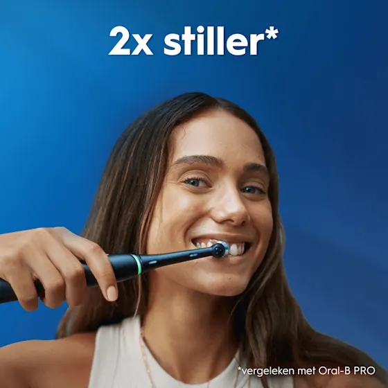 Oral-B iO 3 Elektrische Tandenborstel Zwart & Blauw + 4 Opzetborstels