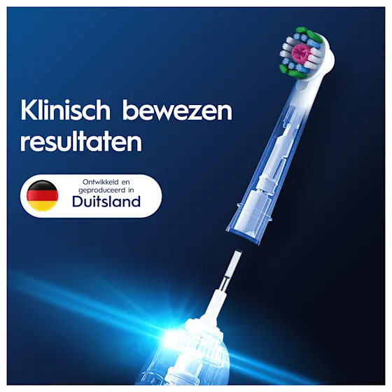 Oral-B opzetborstel in actie, visueel benadrukt het resultaat van wittere tanden vanaf dag 1, vergeleken met een handtandenborstel.